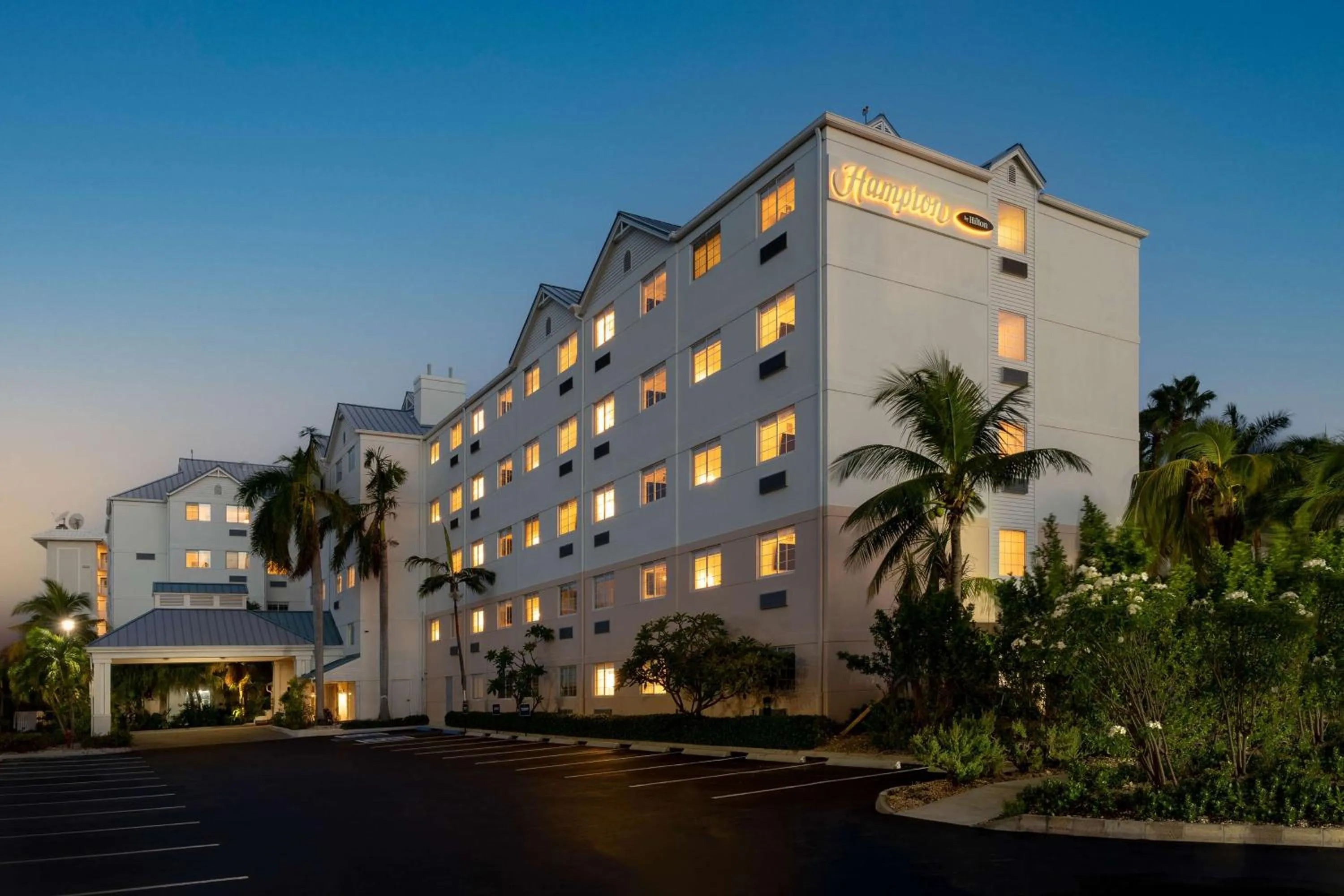 Property building in Hampton by Hilton Grand Cayman Seven Mile Beach