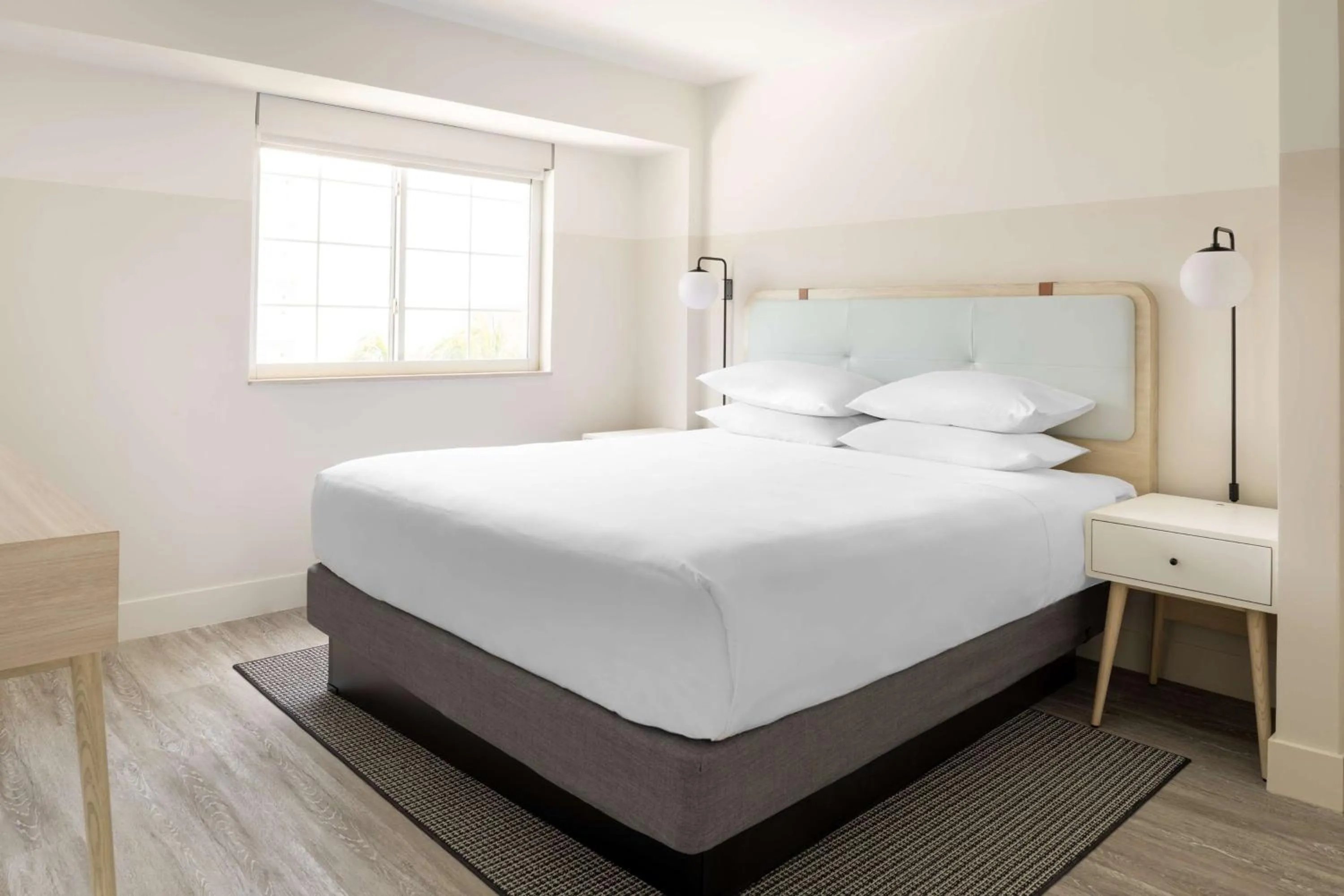 Bed in Hampton by Hilton Grand Cayman Seven Mile Beach