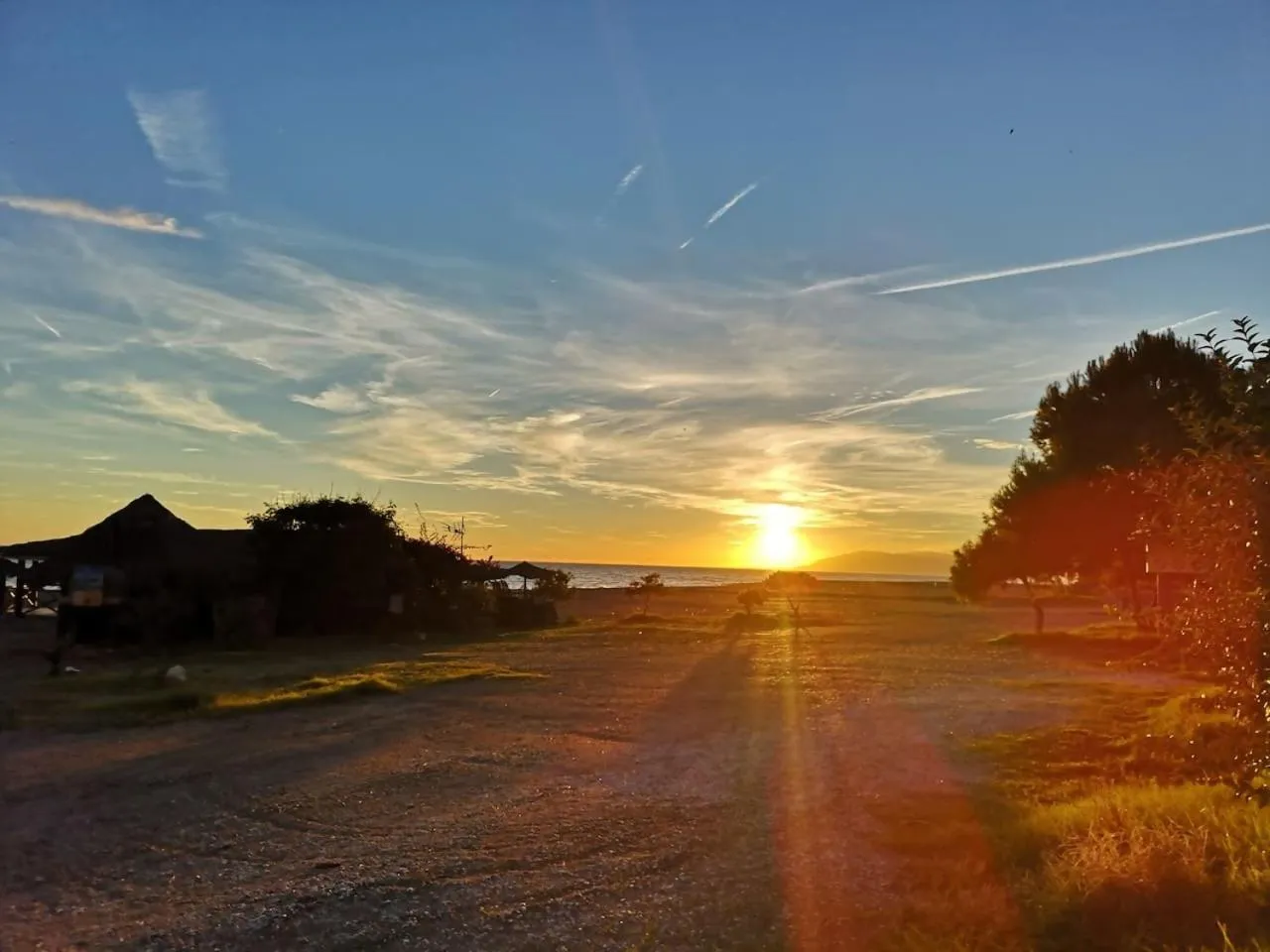 Sunset in Espectacular residencial en 1a linea con piscina