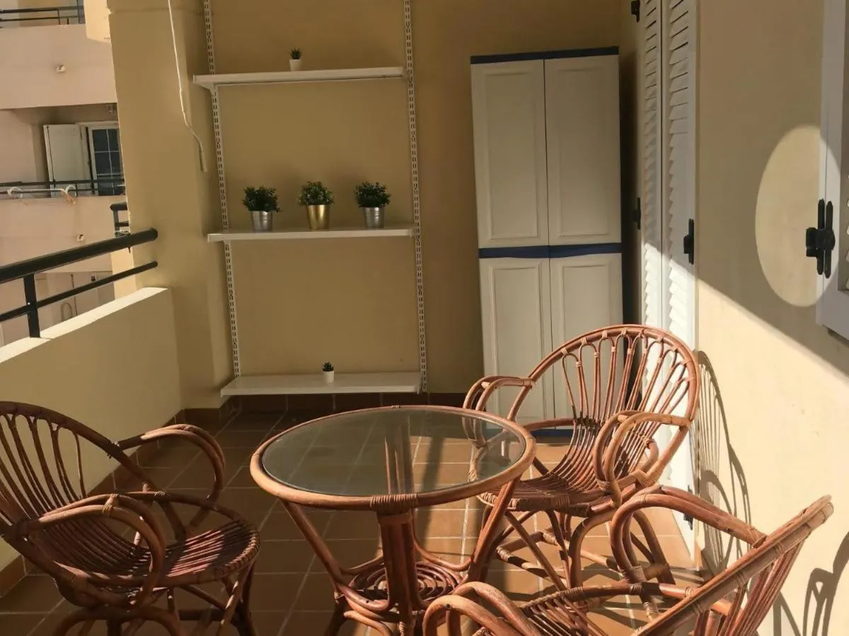 Espectacular residencial en 1a linea con piscina