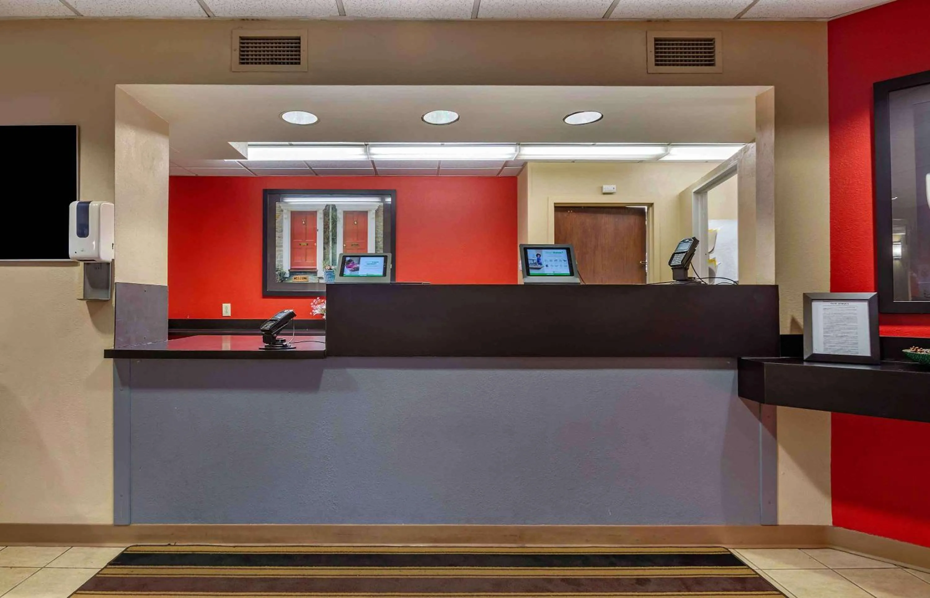Lobby or reception in Extended Stay America Suites - Edison - Raritan Center