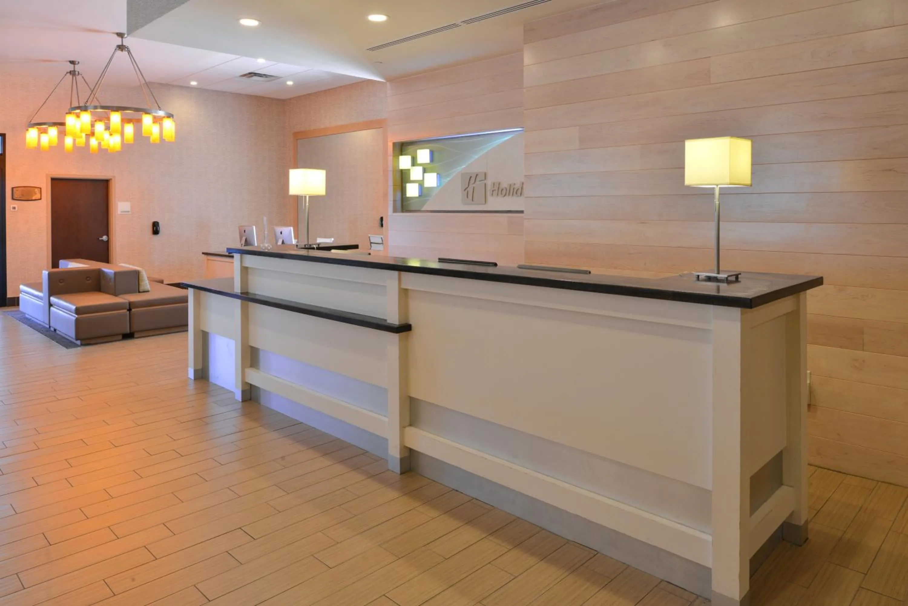Lobby or reception, Lobby/Reception in Holiday Inn Little Rock West - Chenal Pkwy, an IHG Hotel