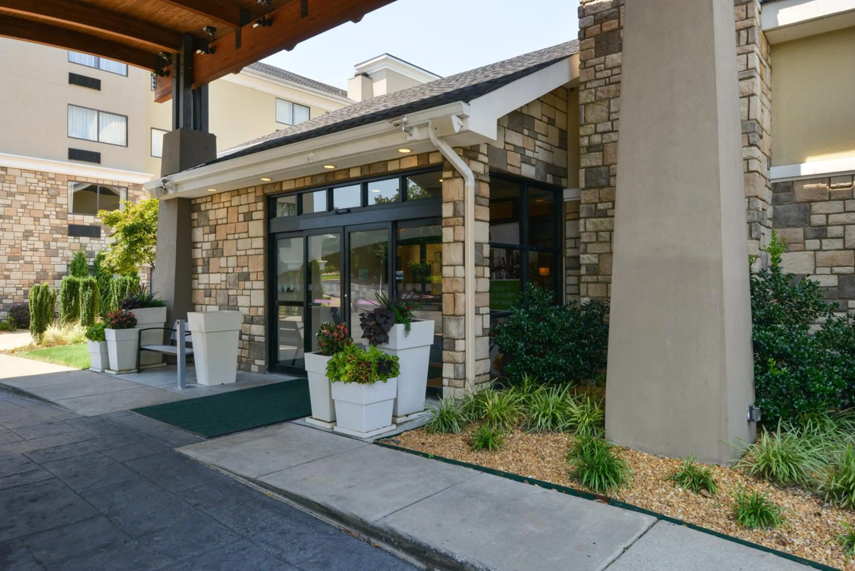 Property building in Holiday Inn Little Rock West - Chenal Pkwy, an IHG Hotel