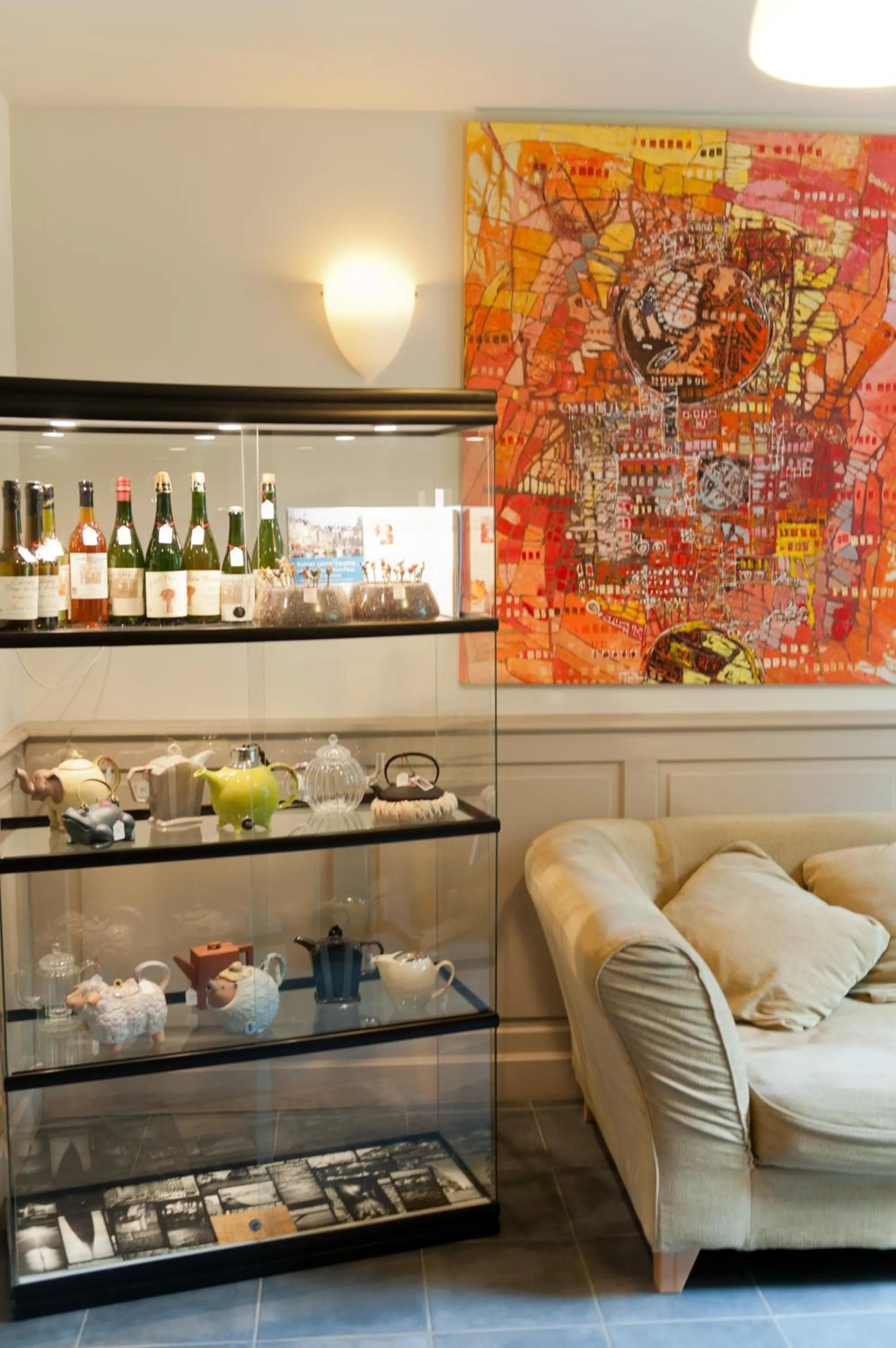 Communal lounge/ TV room in La Fraîchette-Hôtel & Spa