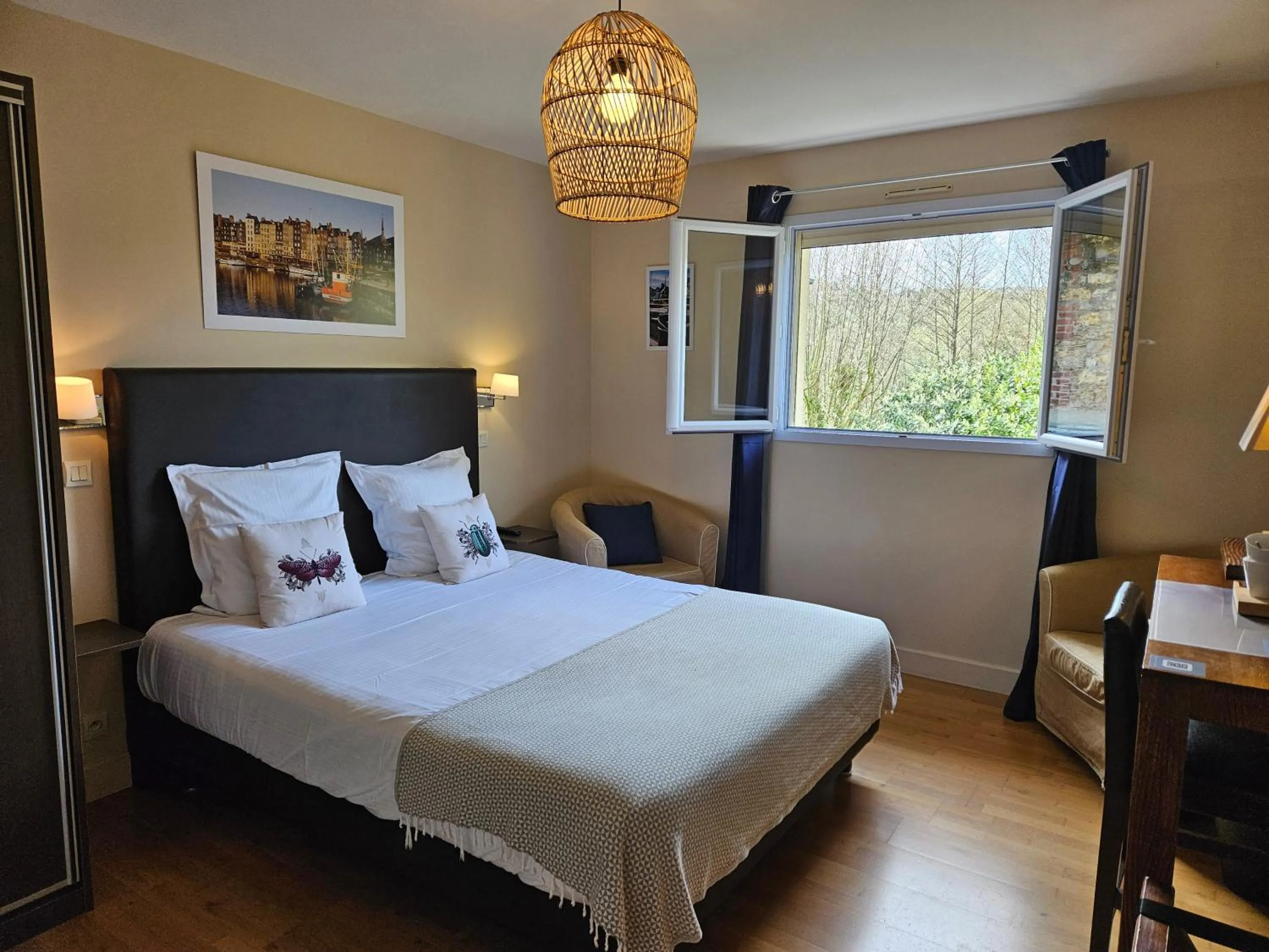 Photo of the whole room, Bed in La Fraîchette-Hôtel & Spa