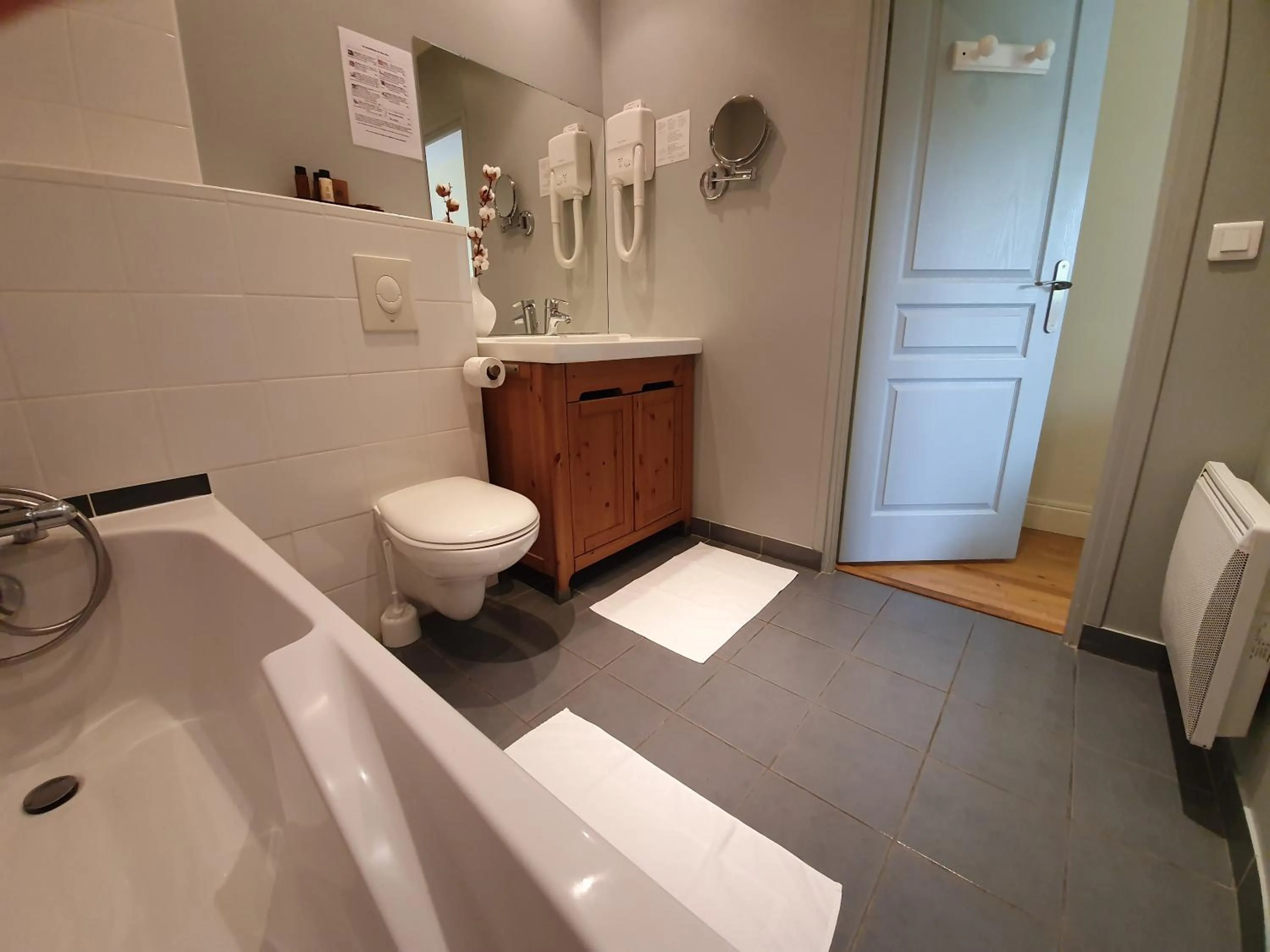 Bathroom in La Fraîchette-Hôtel & Spa