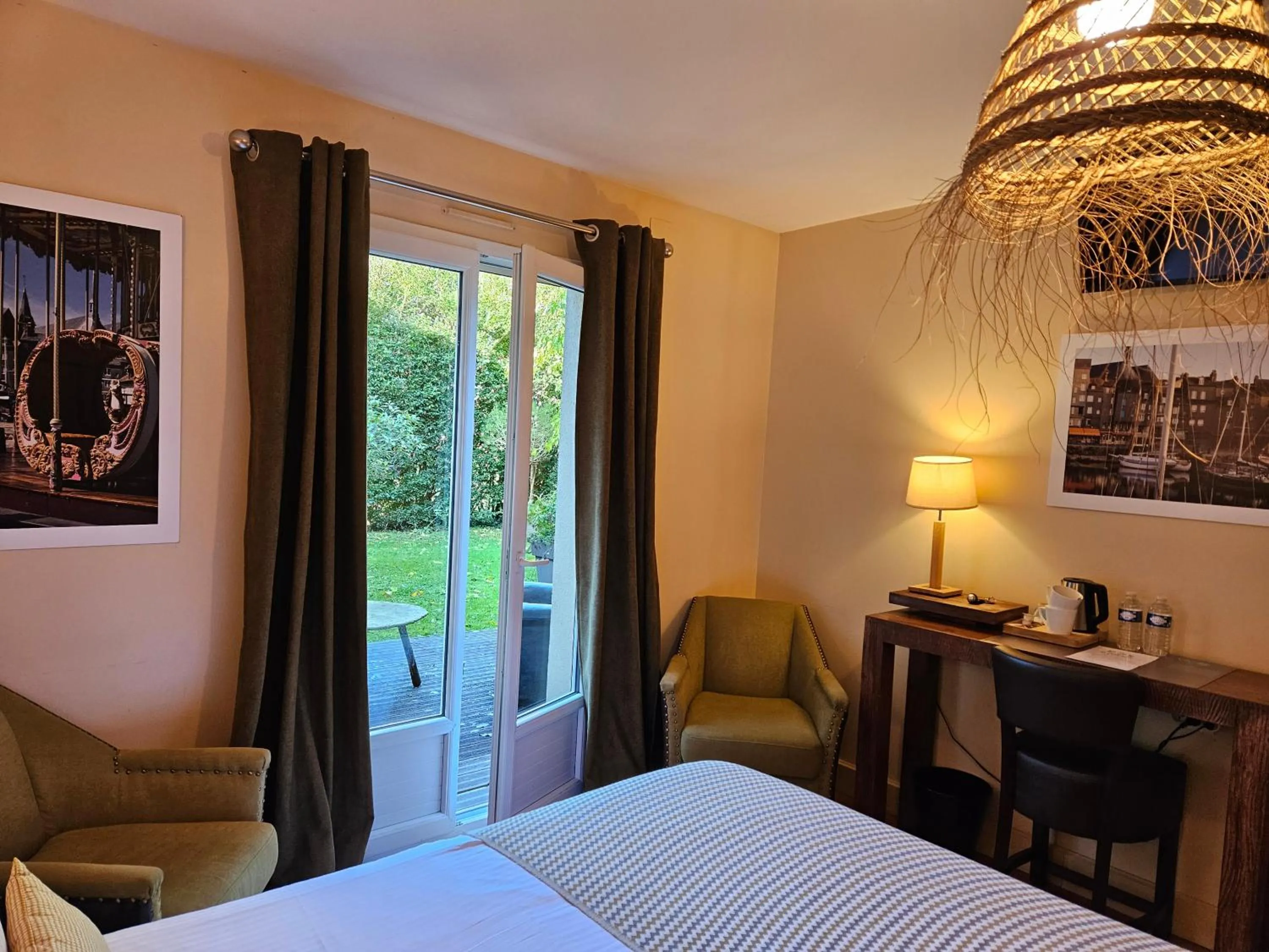 Photo of the whole room, Bed in La Fraîchette-Hôtel & Spa