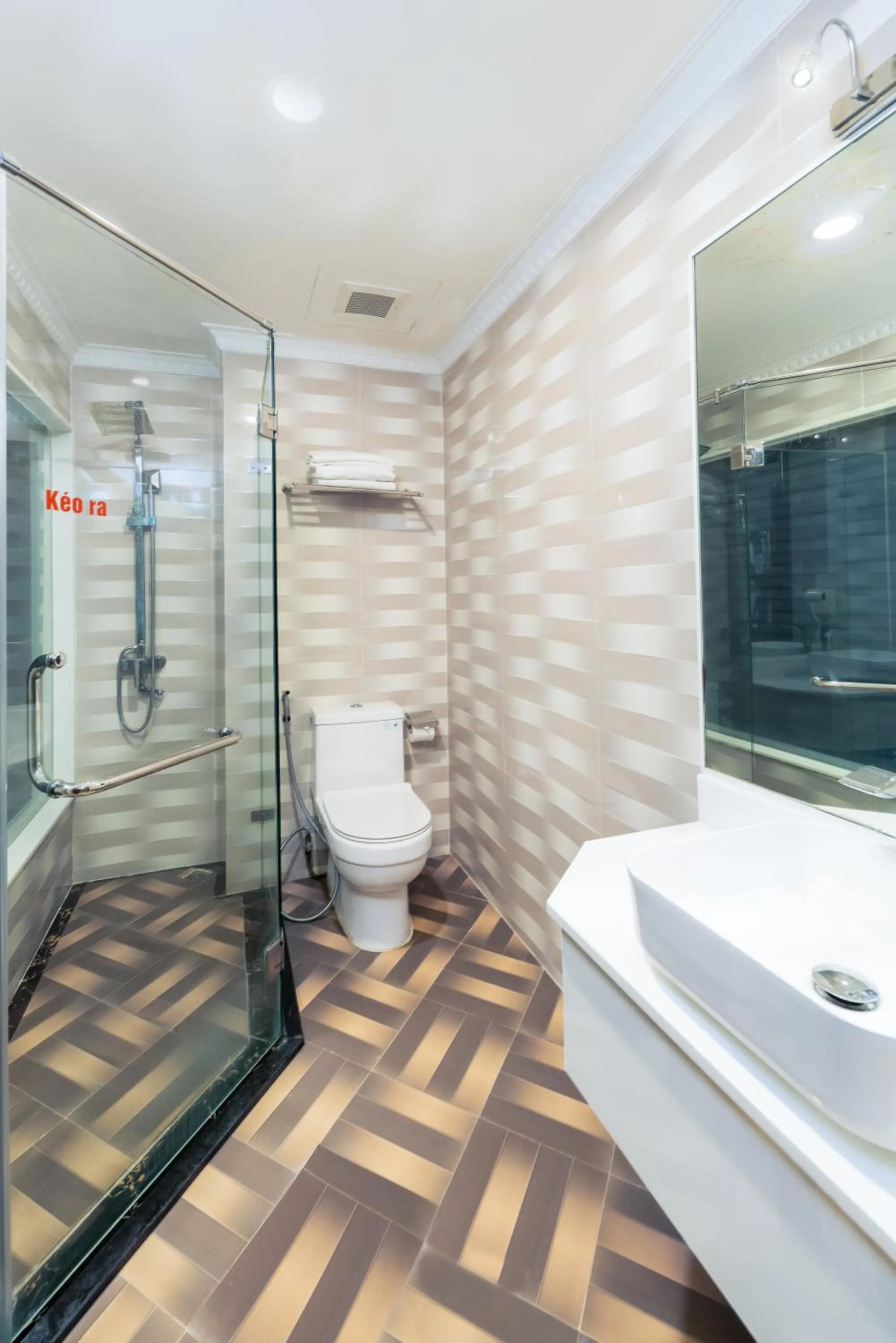 Bathroom in Golden Rose Hotel