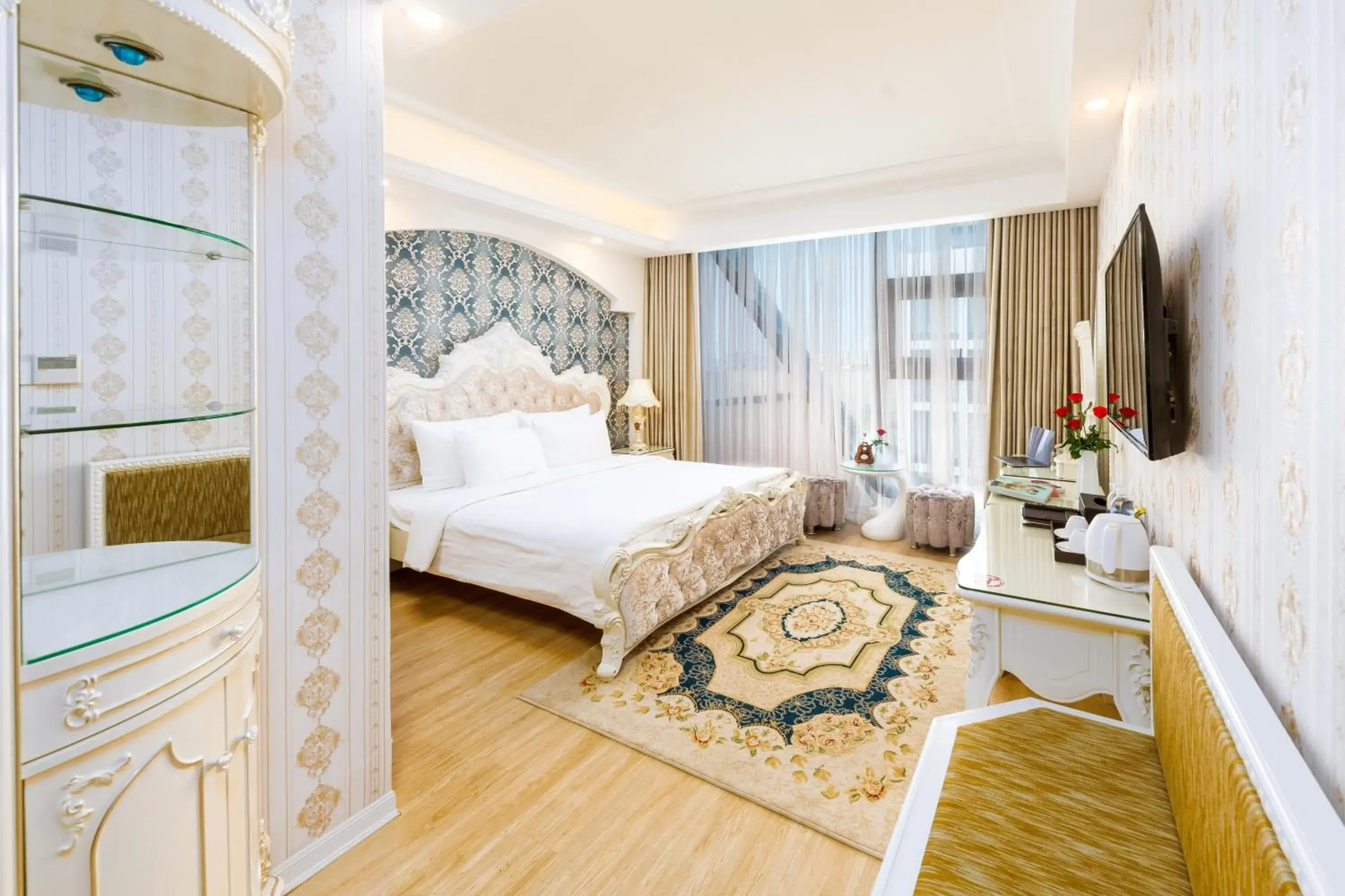 Premium Double Room with City View in Golden Rose Hotel Premium Double Room with City View in Golden Rose Hotel