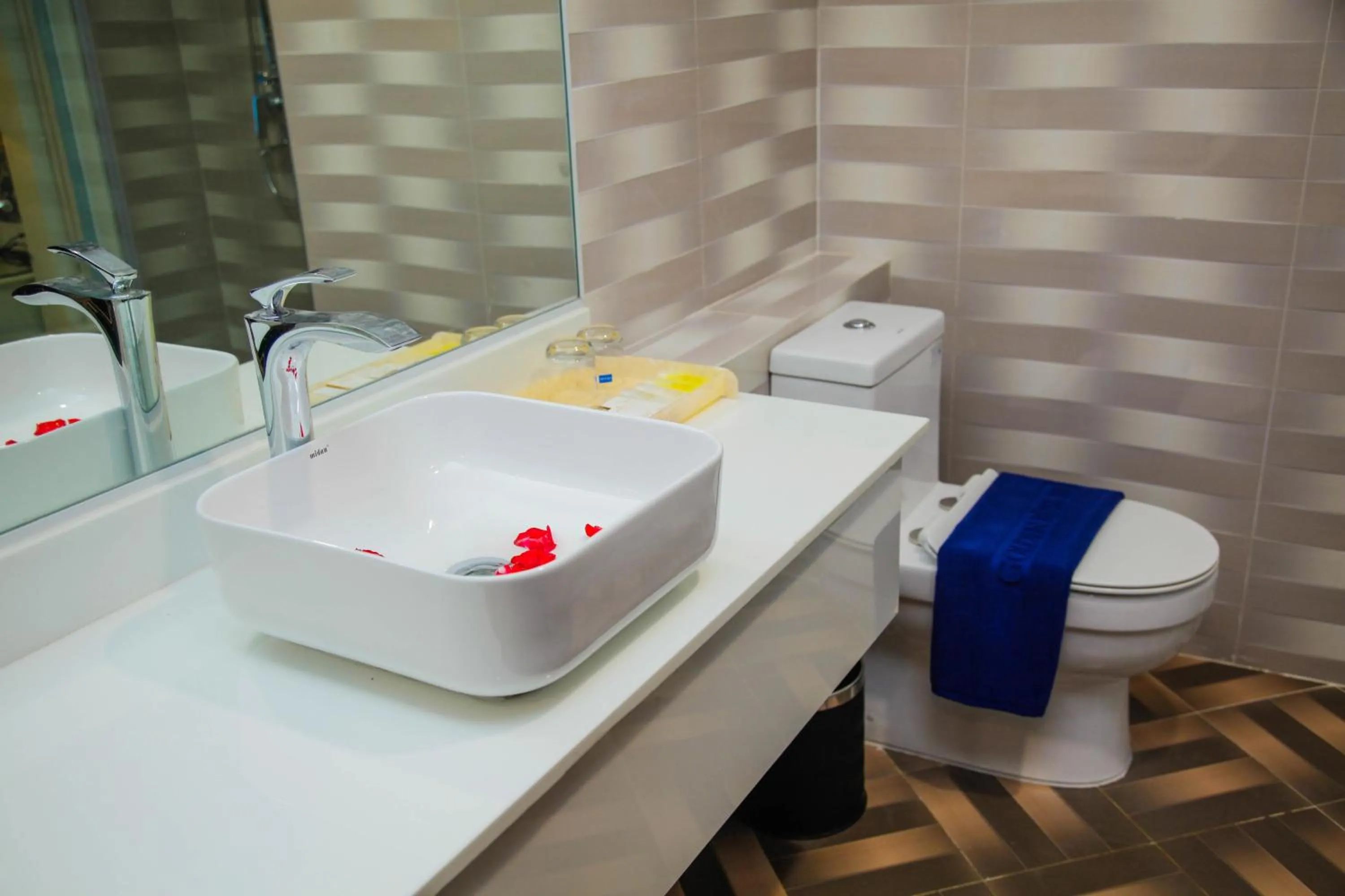 Bathroom in Golden Rose Hotel