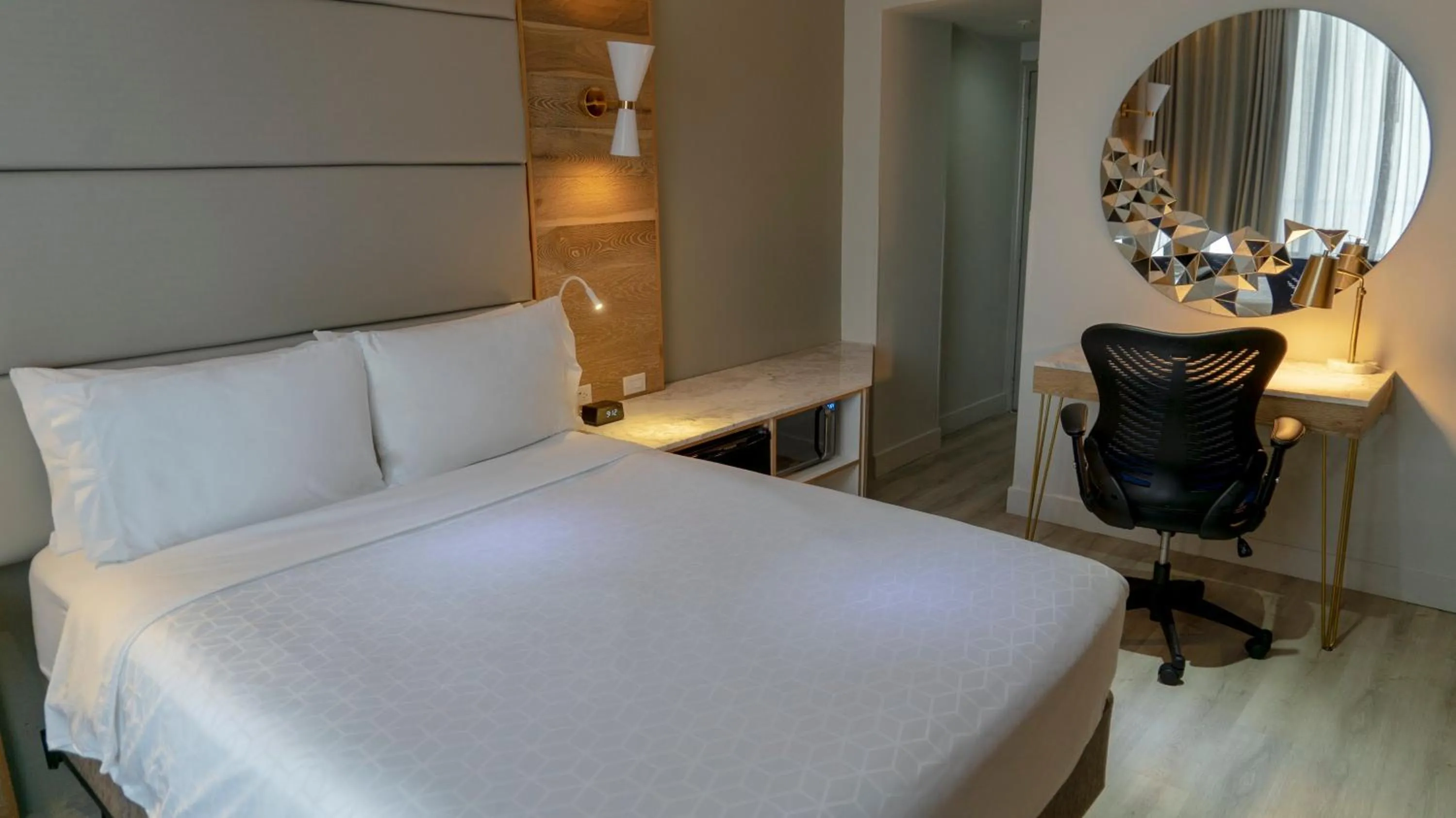 Photo of the whole room, Bed in Holiday Inn Express San Juan Condado by IHG