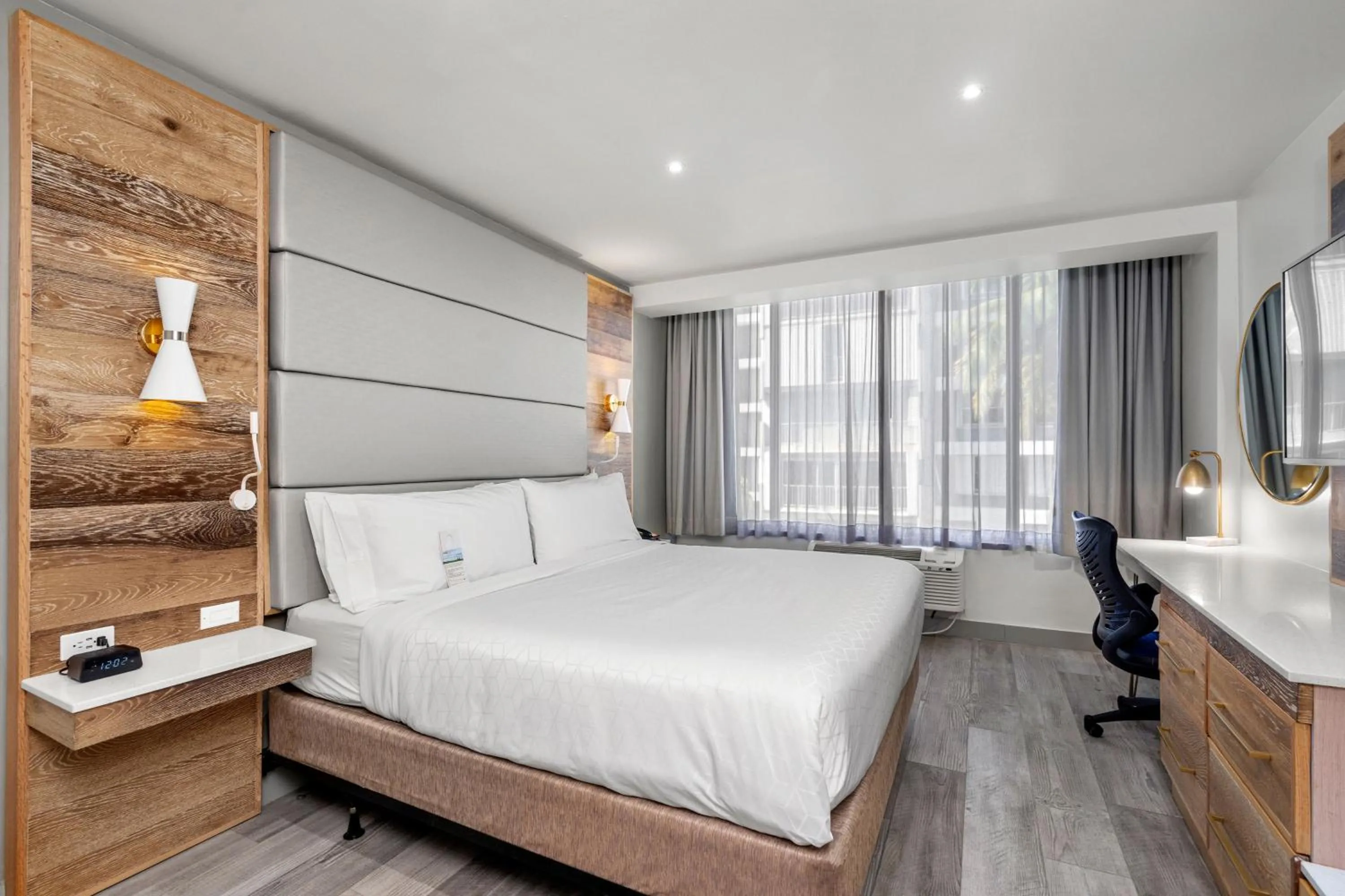 Photo of the whole room, Bed in Holiday Inn Express San Juan Condado by IHG