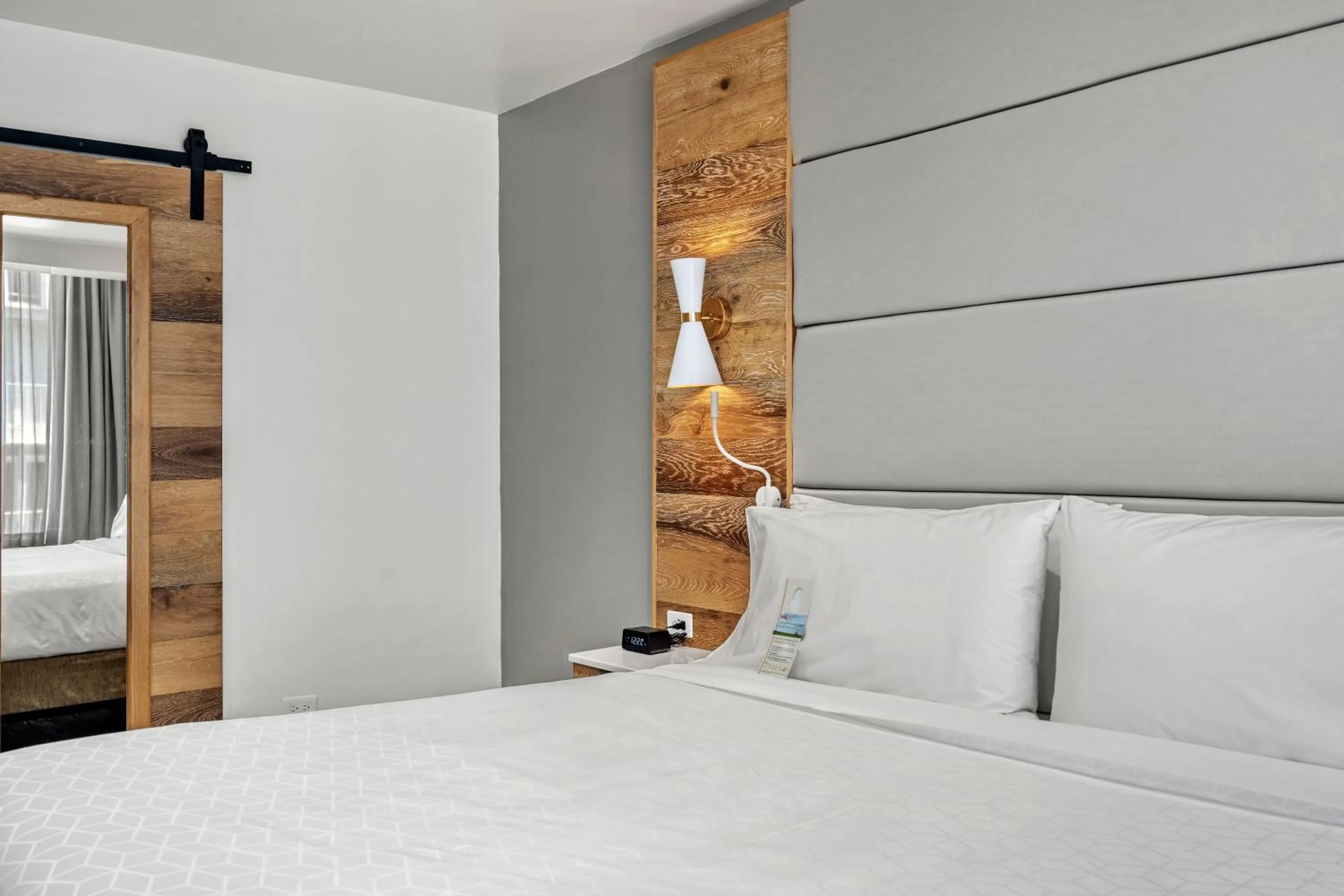 Bedroom, Bed in Holiday Inn Express San Juan Condado by IHG