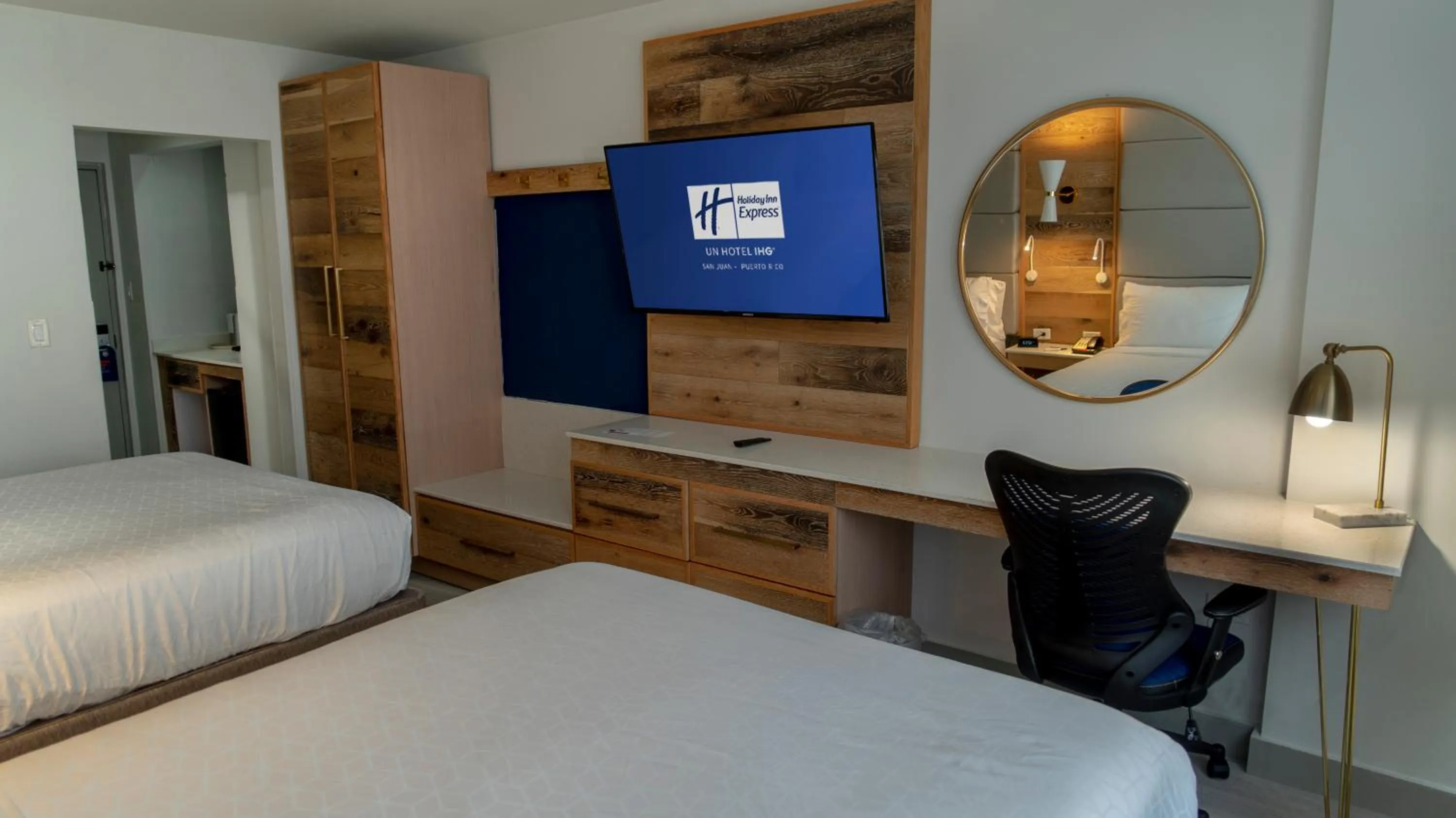 Photo of the whole room, Bed in Holiday Inn Express San Juan Condado by IHG