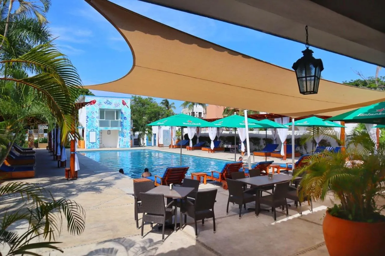 Swimming pool in Hotel Santa Cruz Huatulco