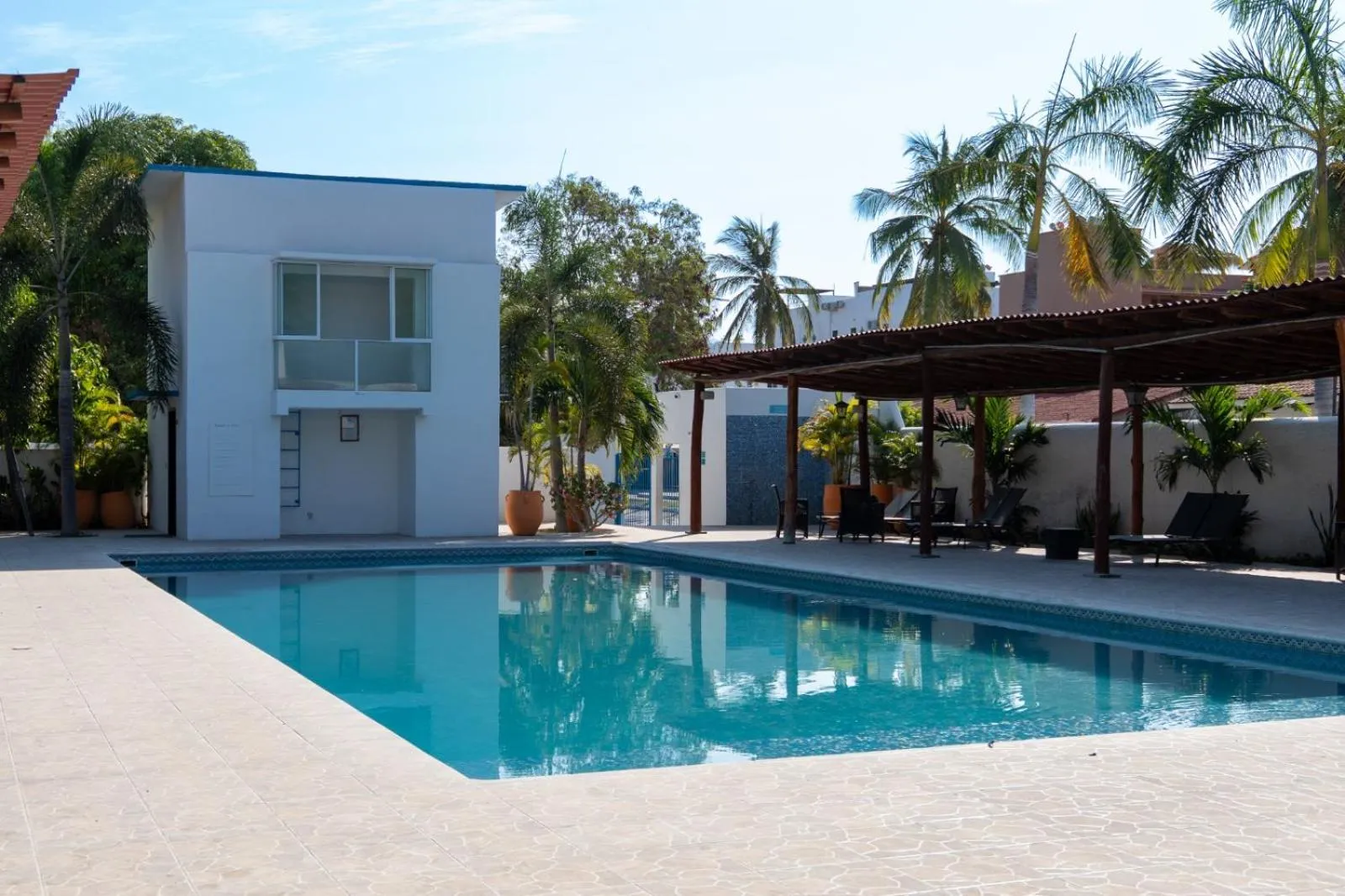 Swimming pool in Hotel Santa Cruz Huatulco