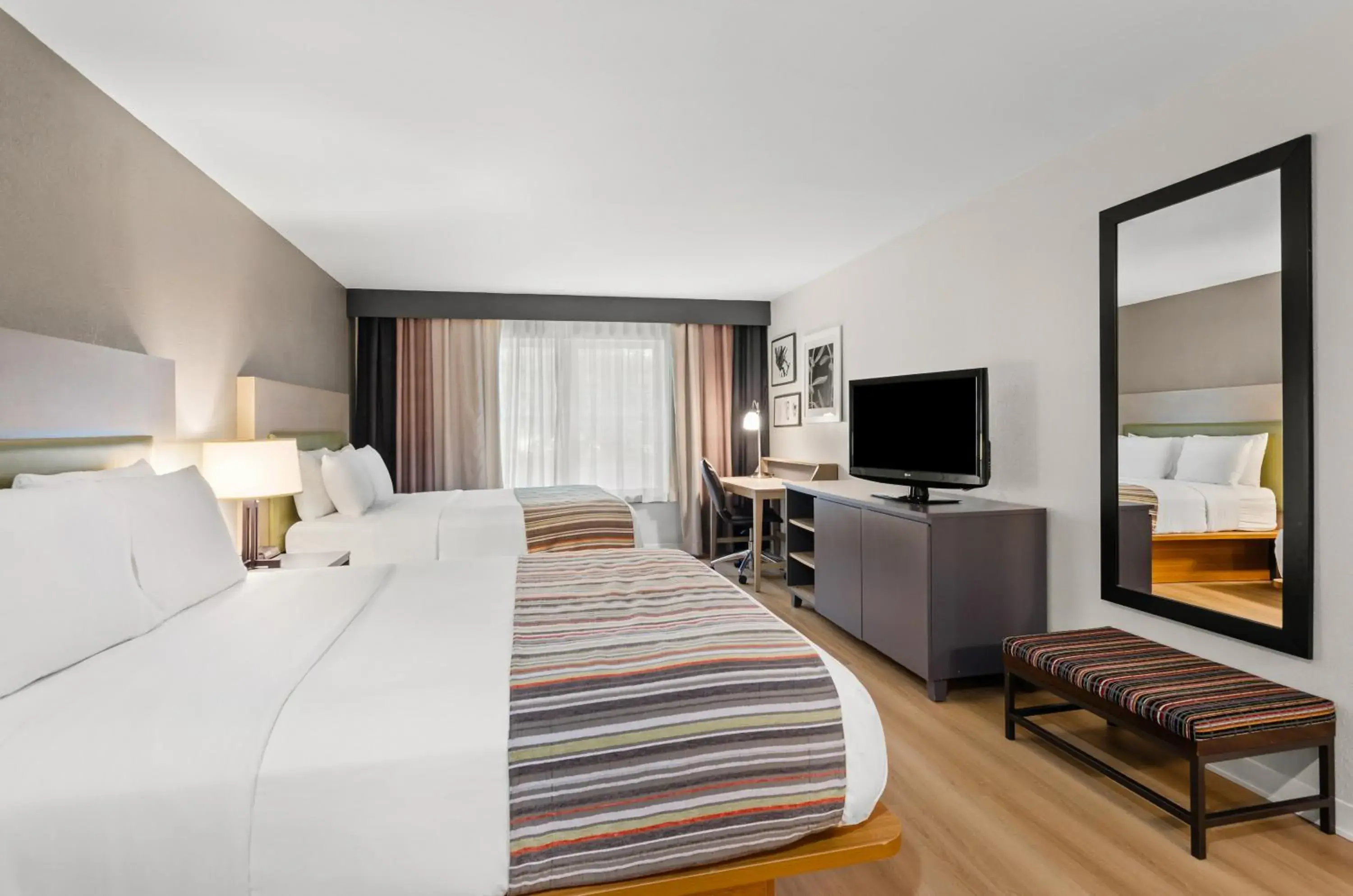 King Room with Sofa Bed in Country Inn & Suites by Radisson, Roanoke, VA King Room with Sofa Bed in Country Inn & Suites by Radisson, Roanoke, VA