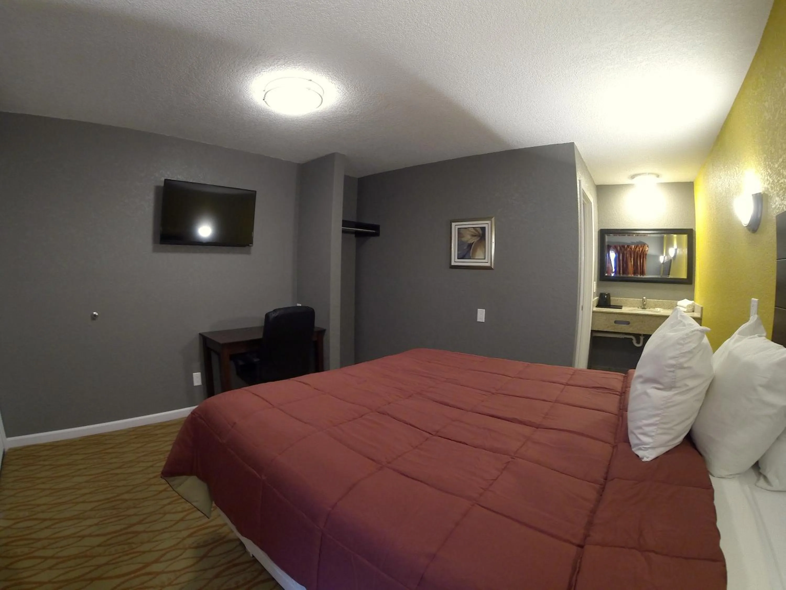 TV and multimedia, Bed in Cozy Rest Motel