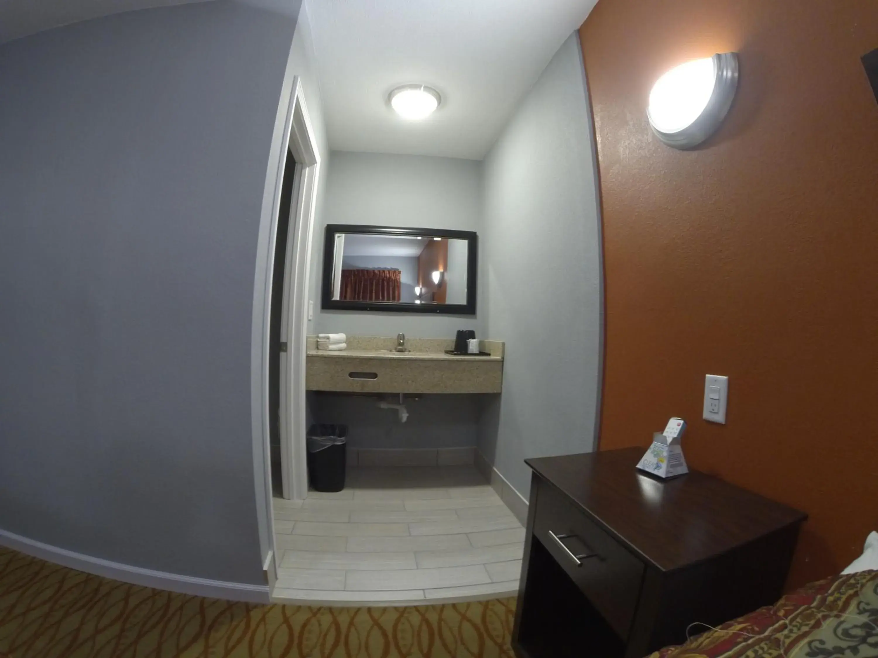 Queen Room with Two Queen Beds - Non-Smoking in Cozy Rest Motel Queen Room with Two Queen Beds - Non-Smoking in Cozy Rest Motel