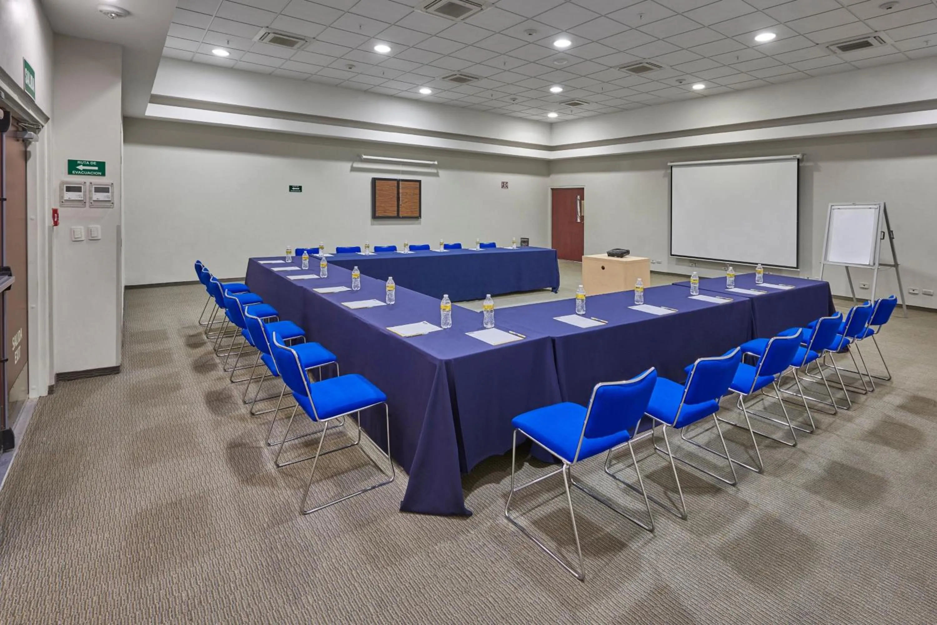 Meeting/conference room in City Express by Marriott Xalapa