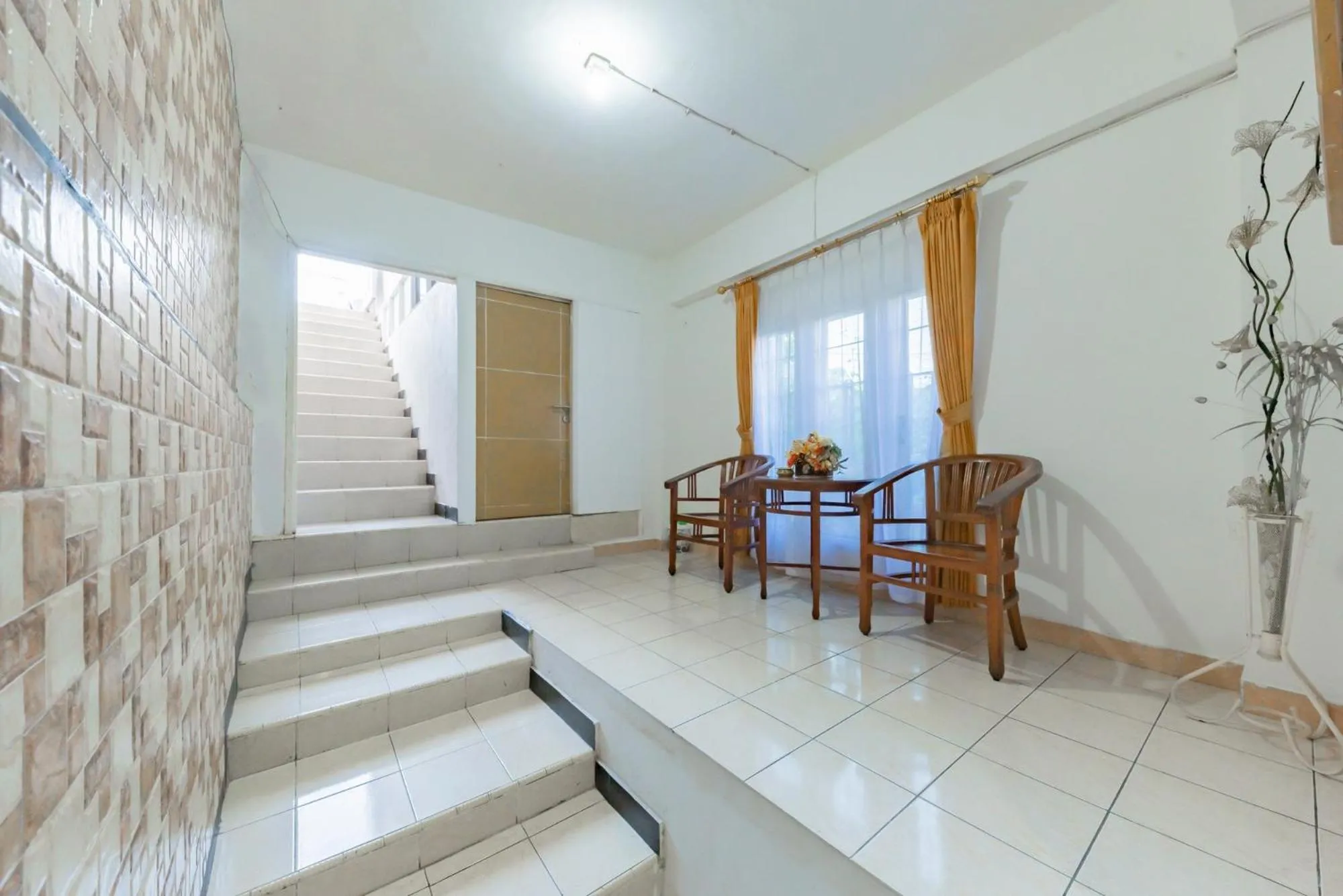 Property building in RedDoorz Syariah near Taman Bekapai 2