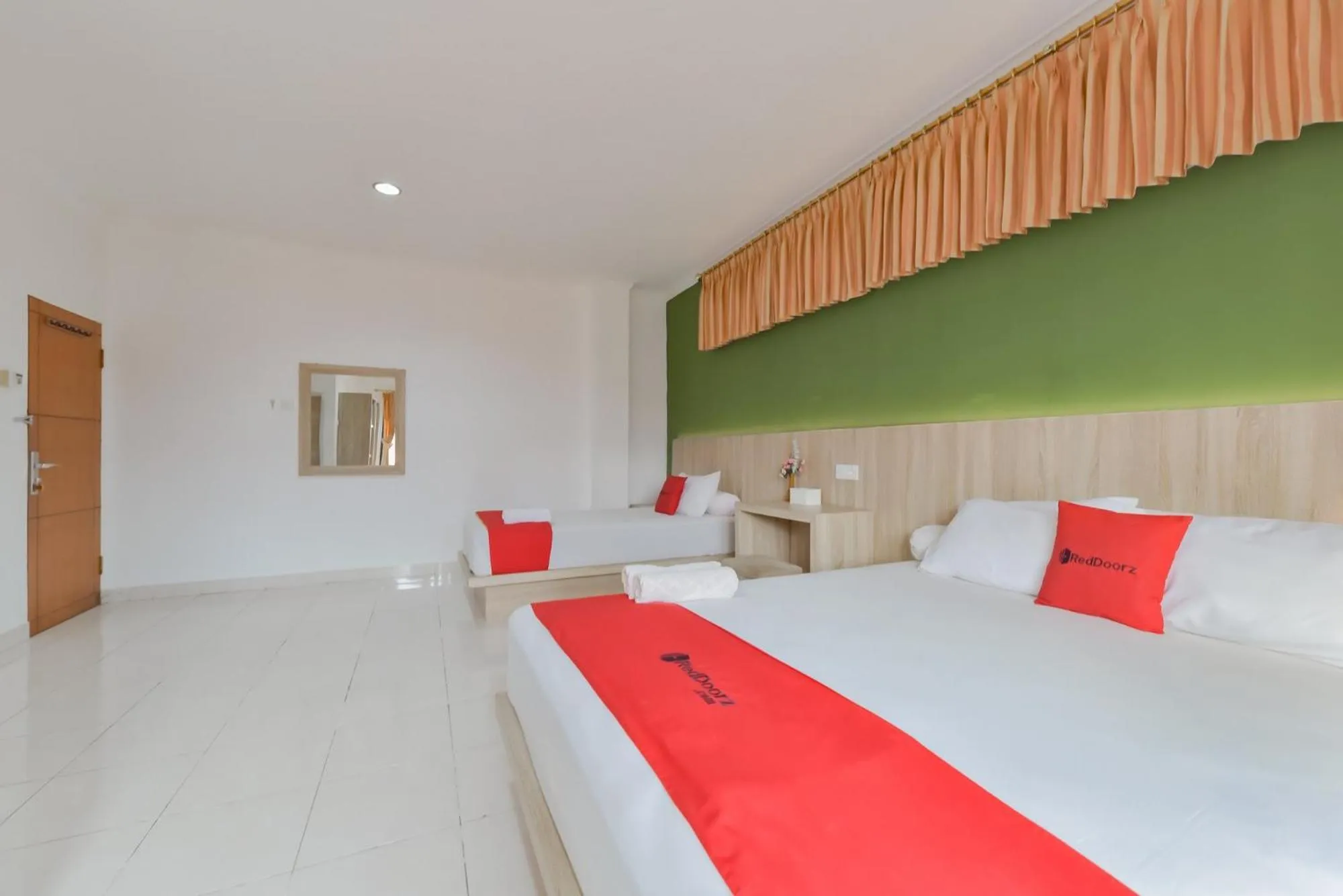 Bed in RedDoorz Syariah near Taman Bekapai 2