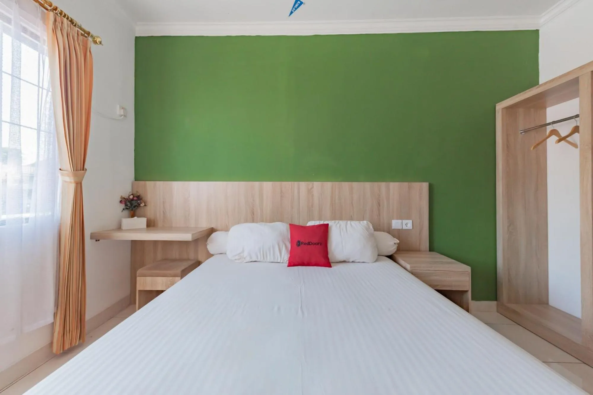 Bed in RedDoorz Syariah near Taman Bekapai 2