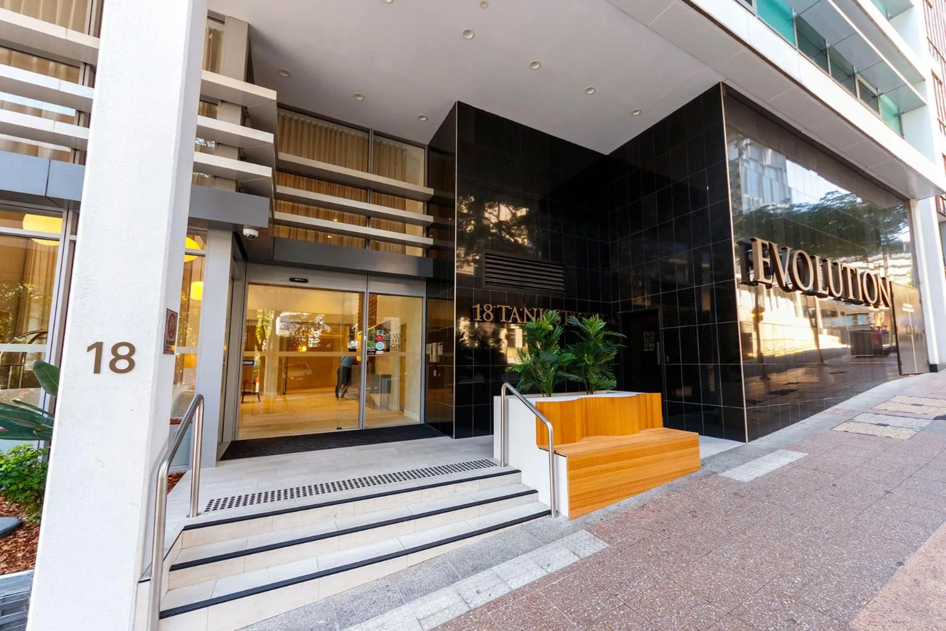 Facade/entrance in Evolution Apartments