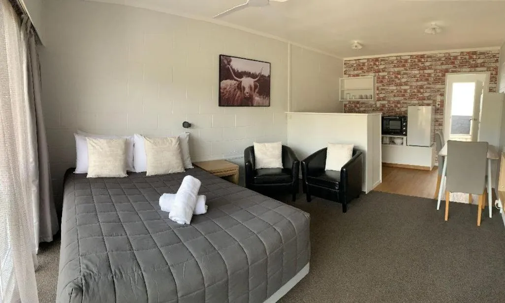 Bed in Racecourse Motel