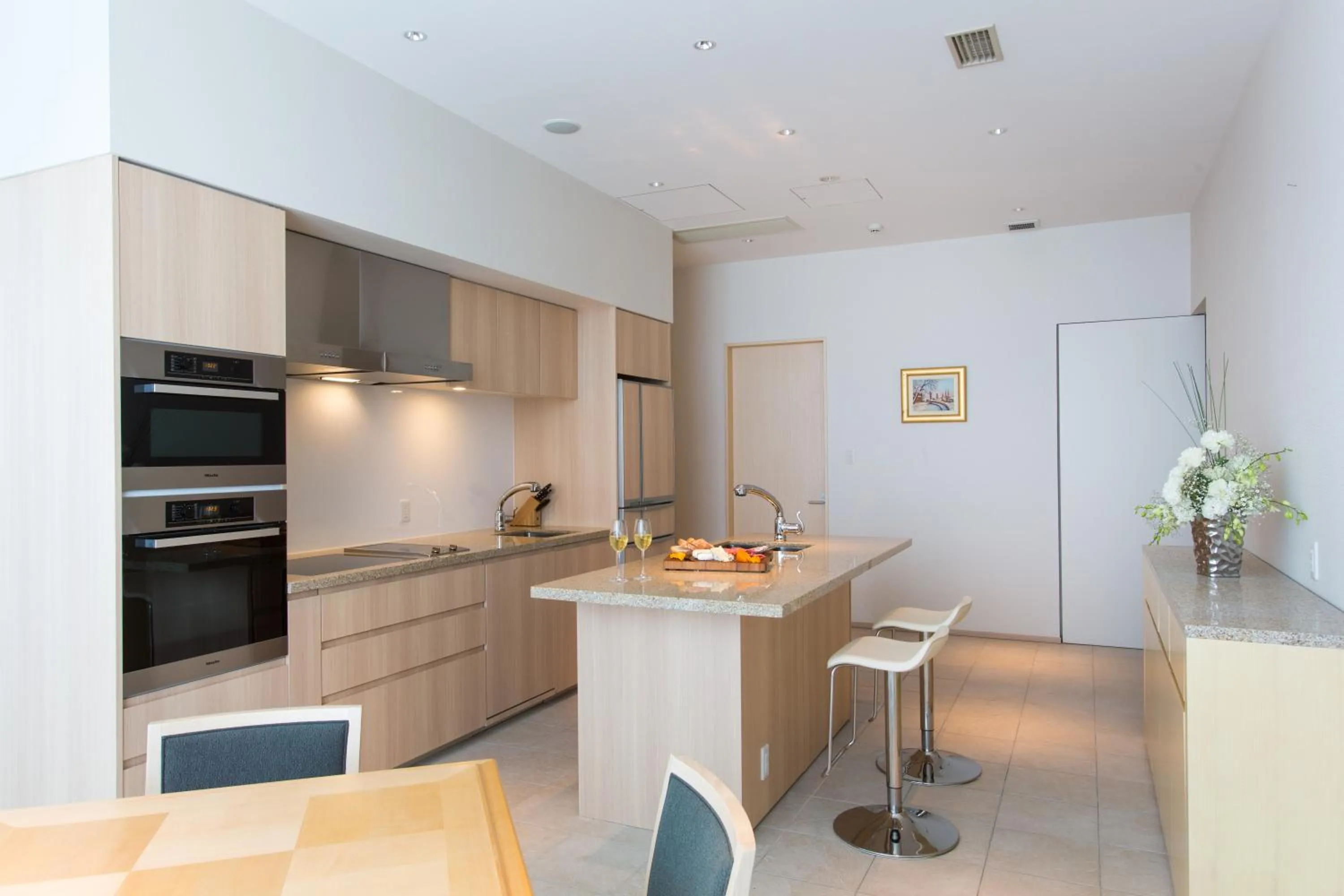 Kitchen or kitchenette in Chalet Ivy Hirafu, Niseko