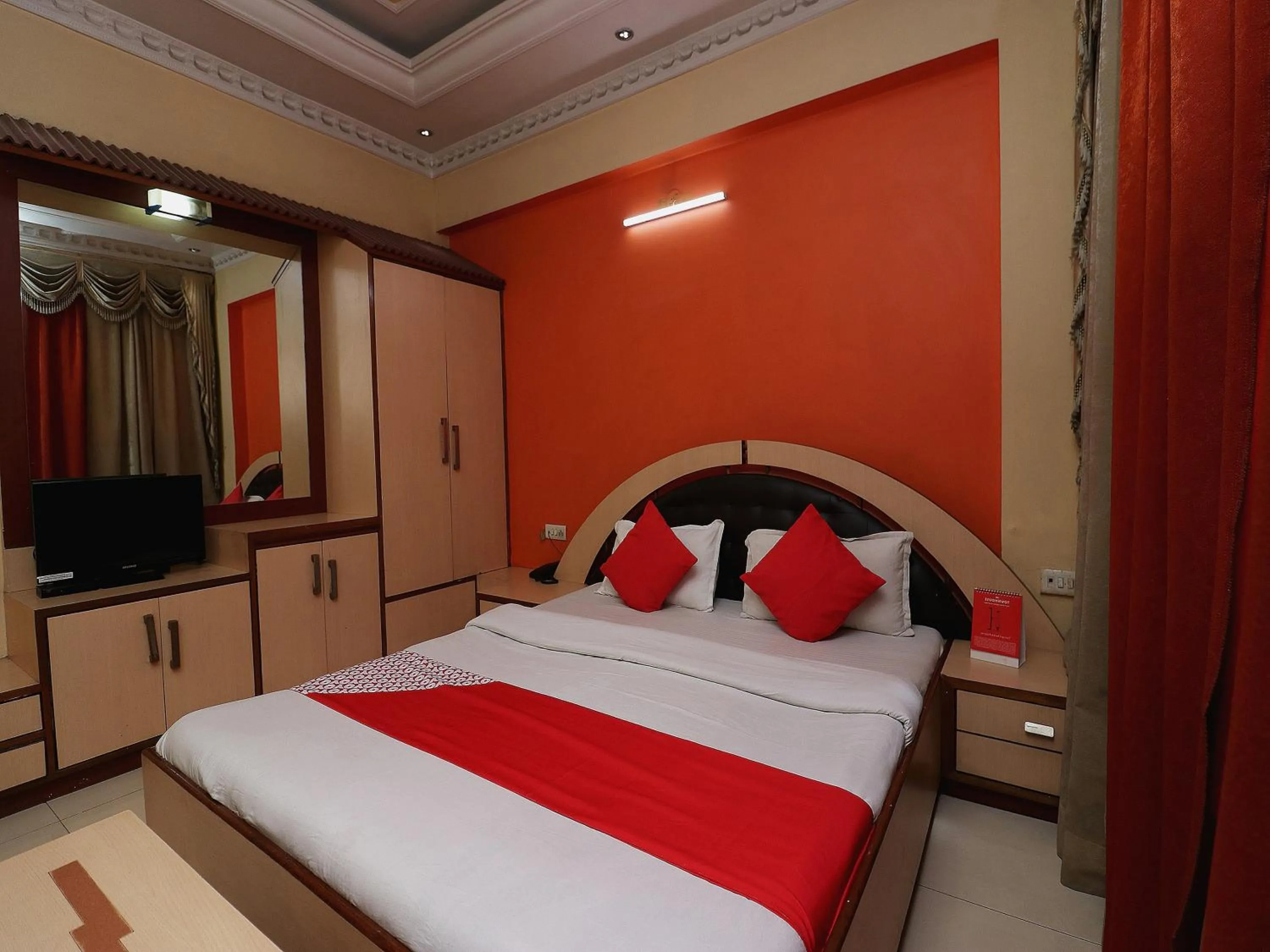 Bedroom, Bed in Super Hotel O Akash Regency