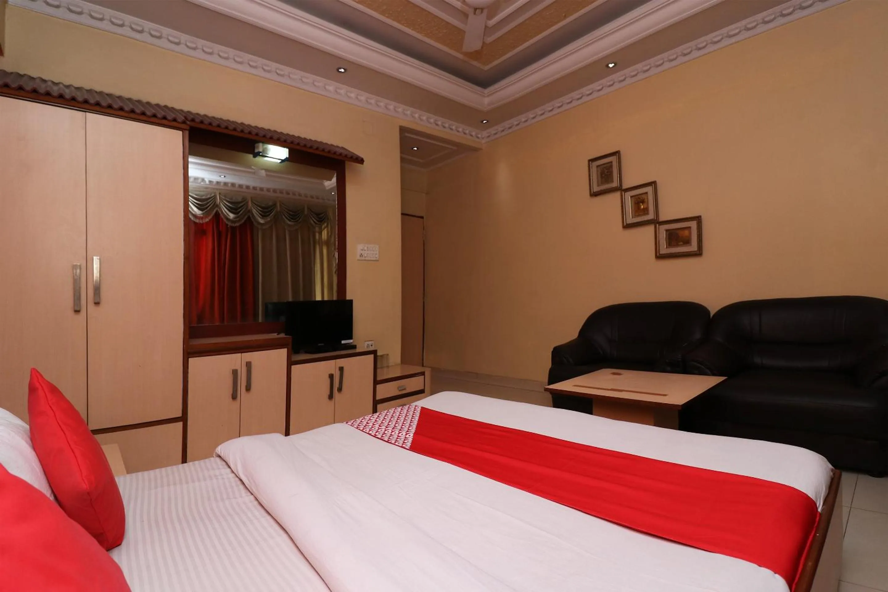 Facade/entrance, Bed in Super Hotel O Akash Regency