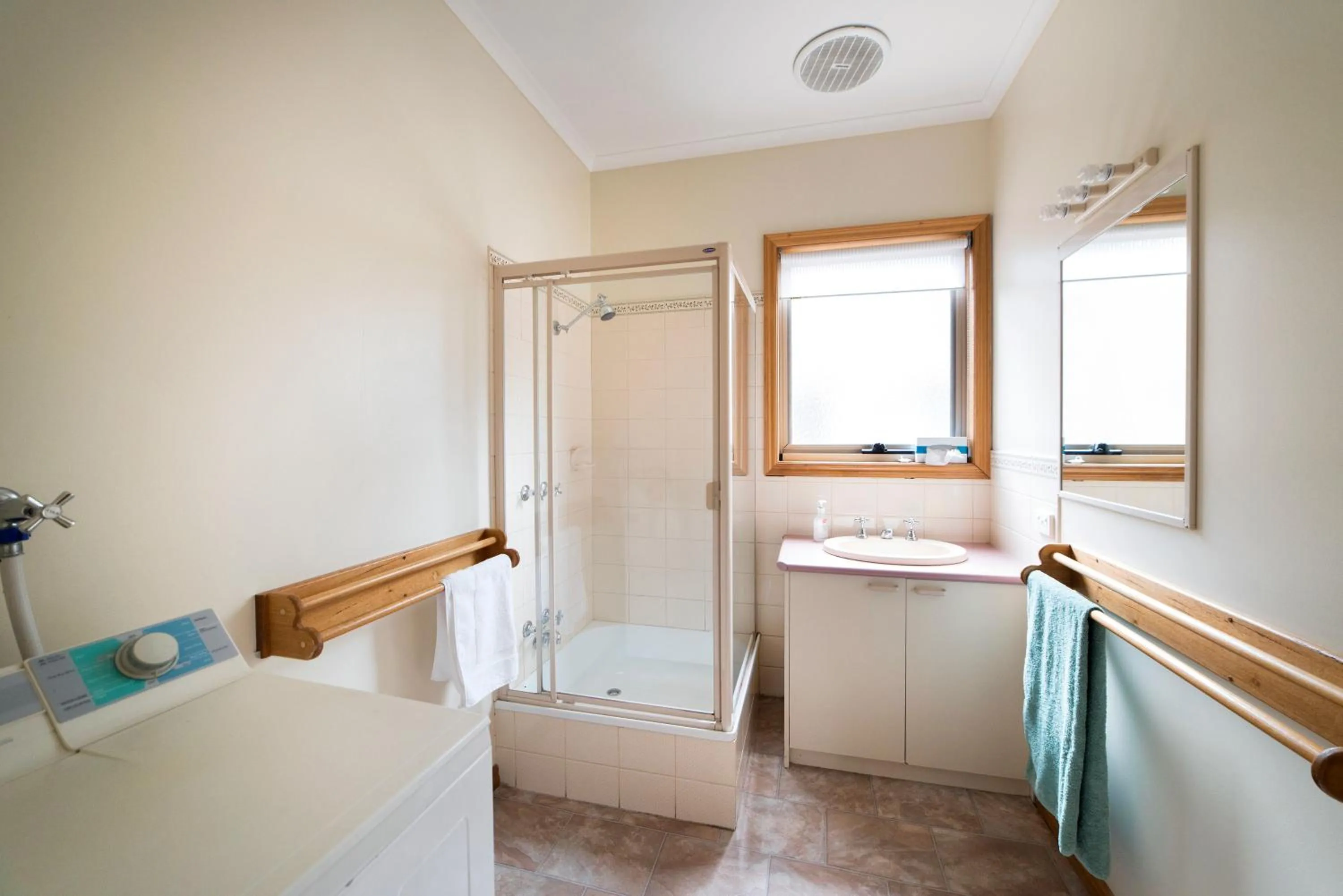 Bathroom in Grampians View Cottages and Units