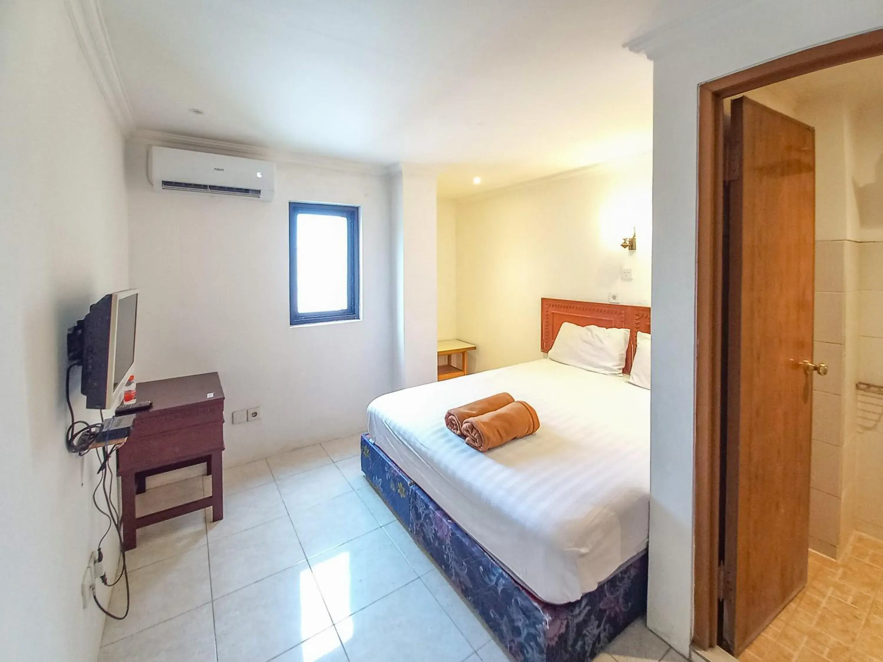 Standard Double Room in D Hans Hotel Syariah RedPartner near Wisata Religi Sunan Ampel Surabaya Standard Double Room in D Hans Hotel Syariah RedPartner near Wisata Religi Sunan Ampel Surabaya