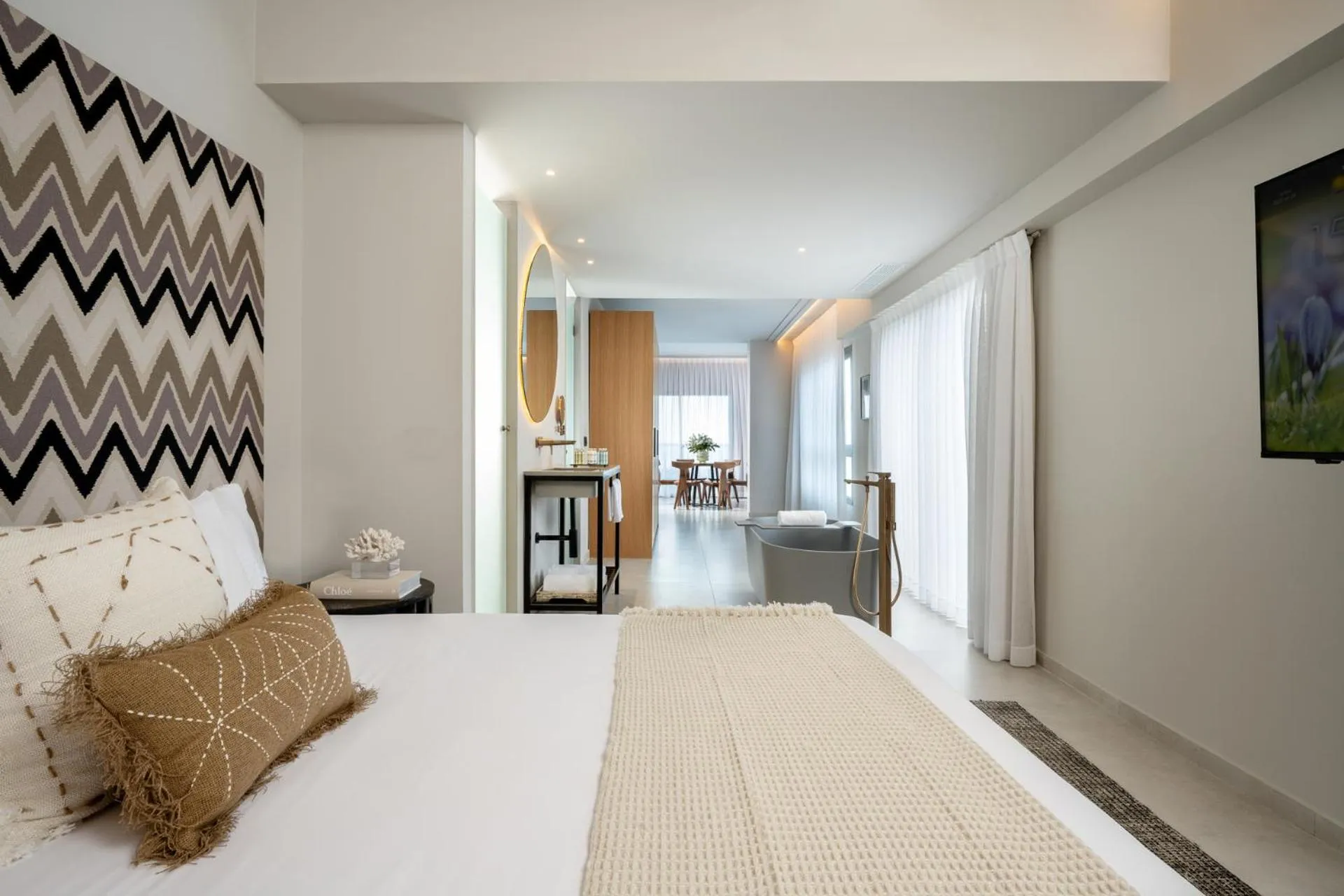 Photo of the whole room, Bed in Leonardo Plaza Haifa