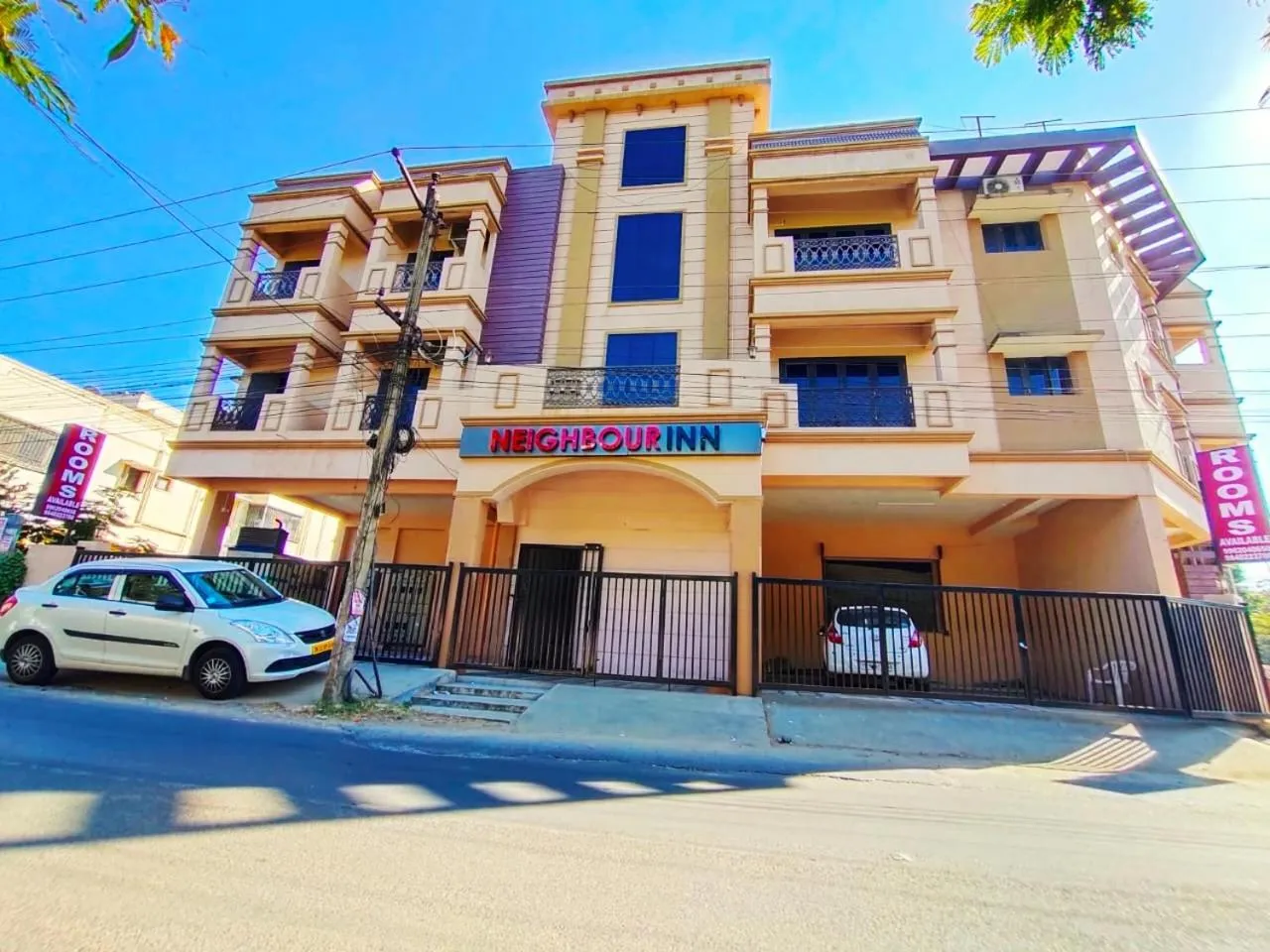 Facade/entrance in Neighbour Inn-Elite