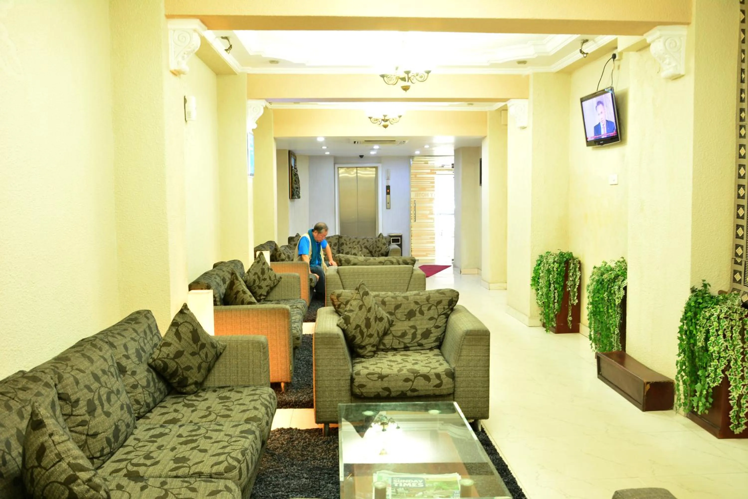 Lobby or reception in Pearl City Hotel