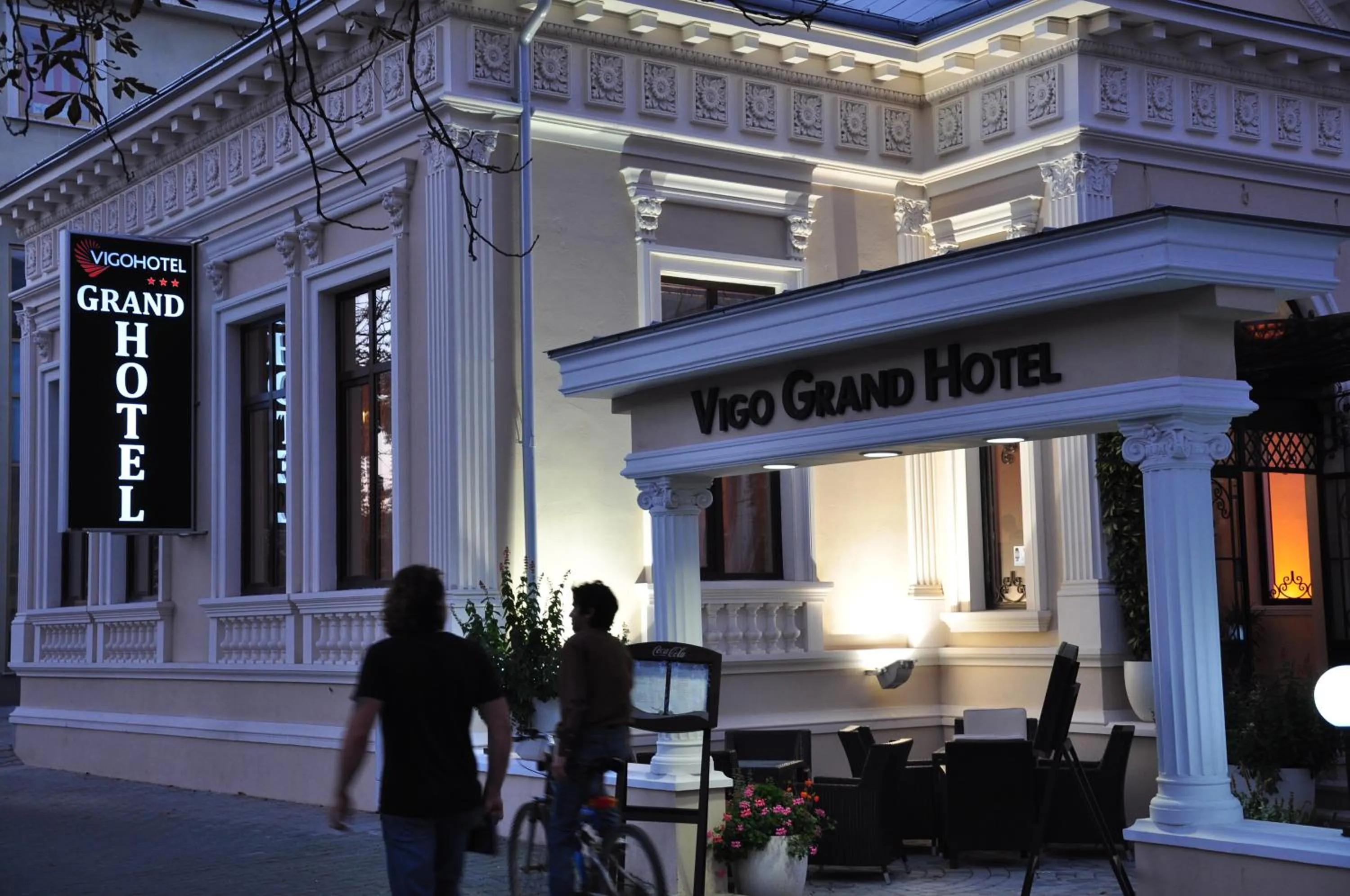 Facade/entrance in Vigo Grand Hotel