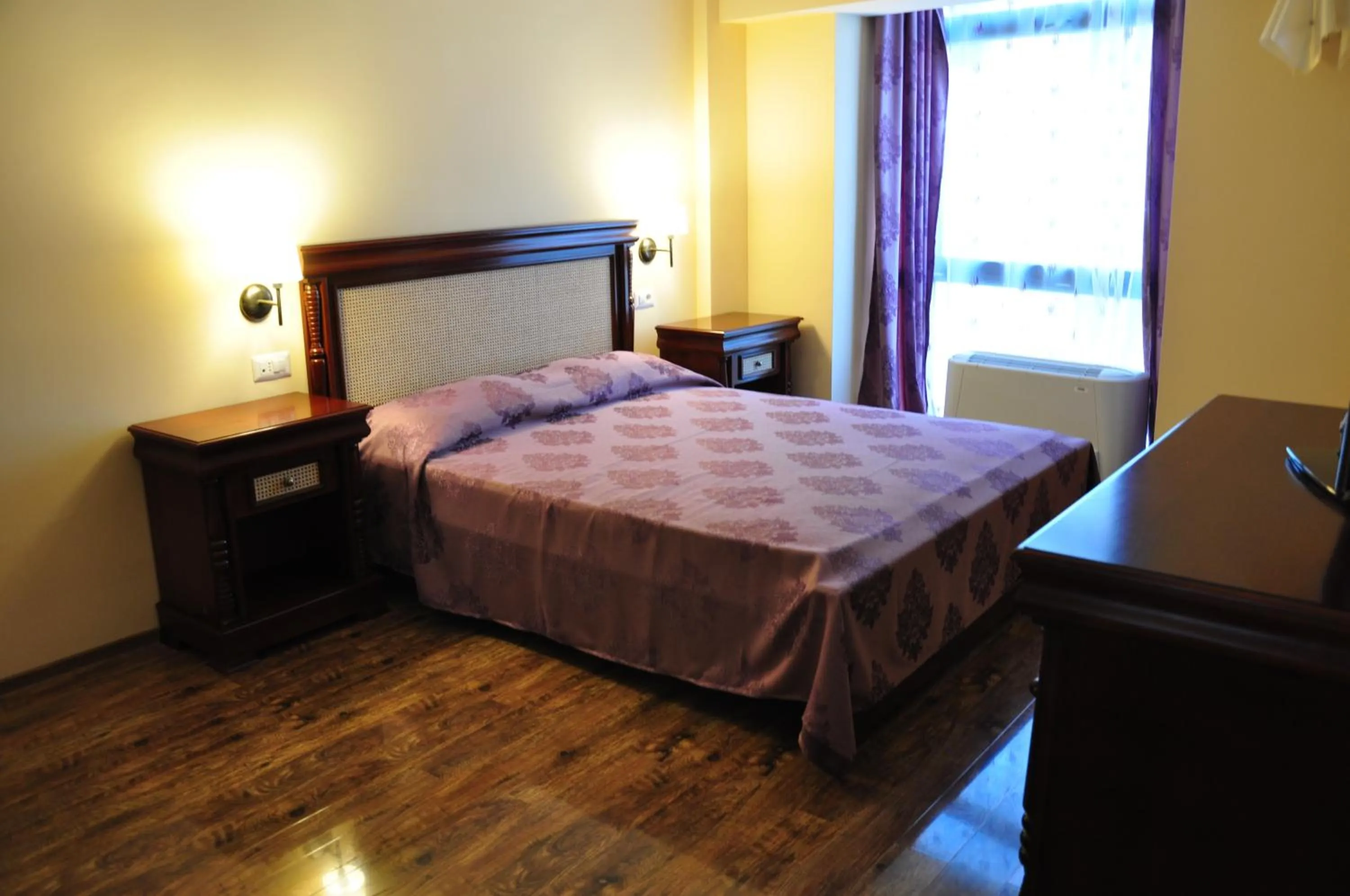 Photo of the whole room in Vigo Grand Hotel