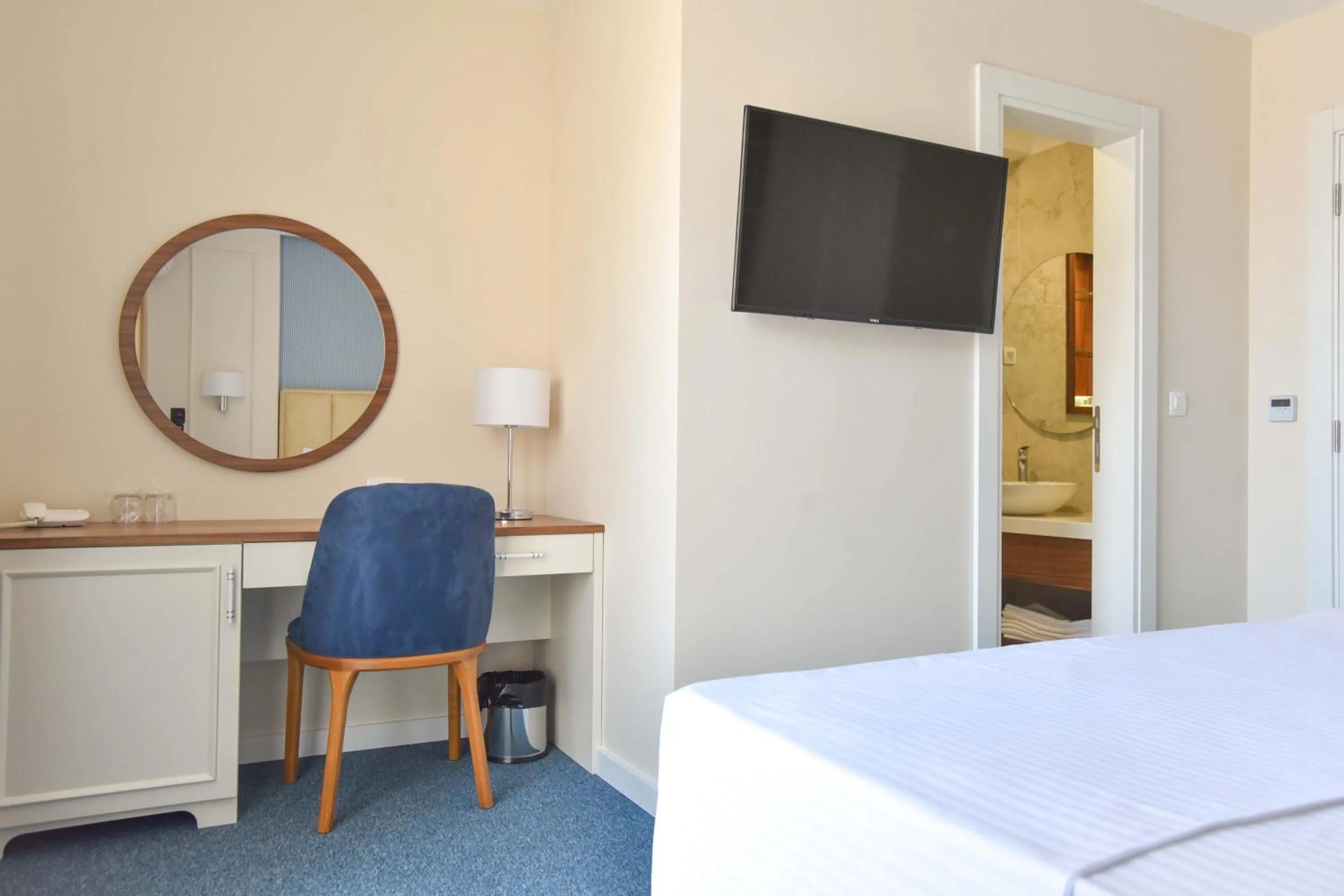 Bed in Vistamar Hotel & Apartments