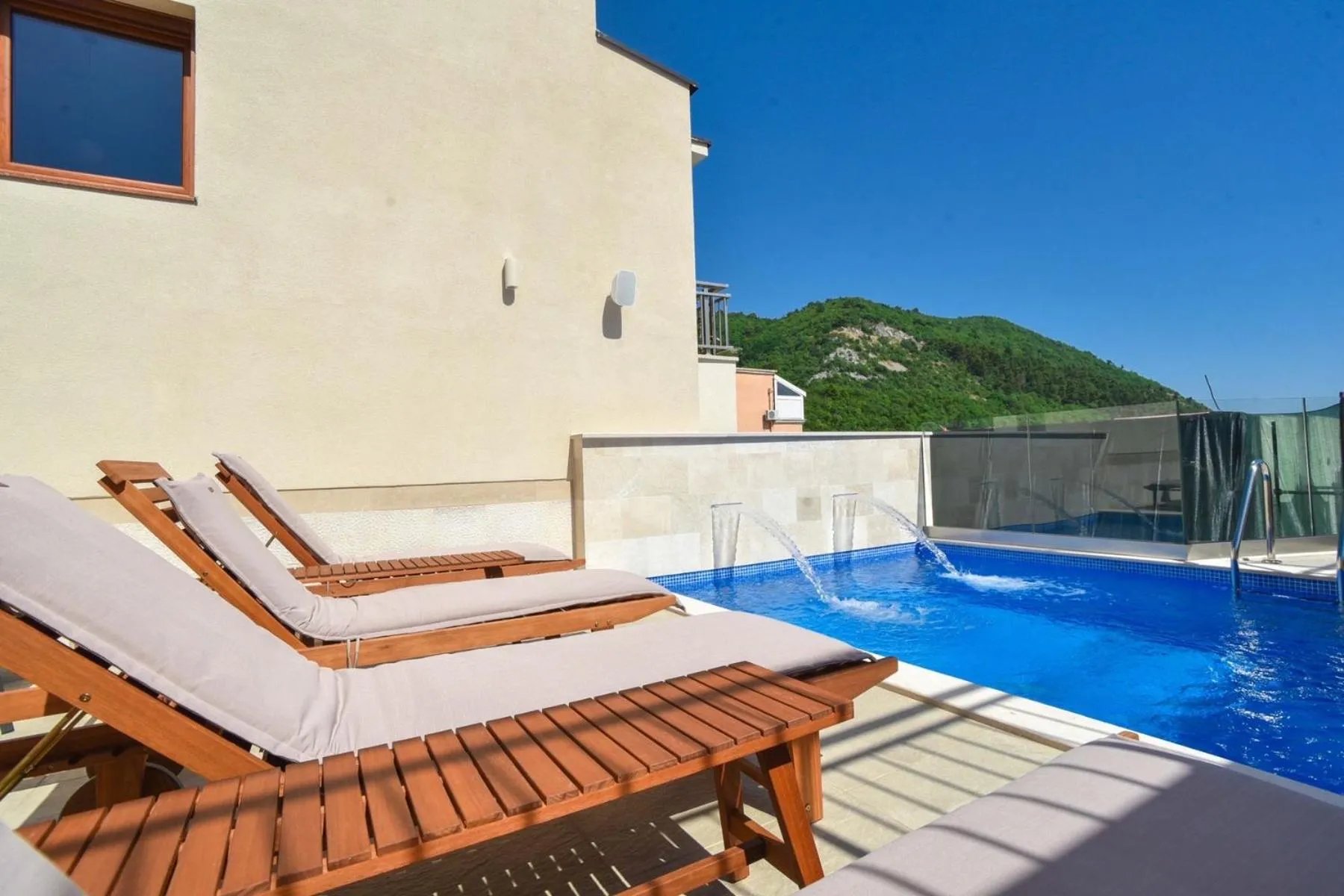 Vistamar Hotel & Apartments