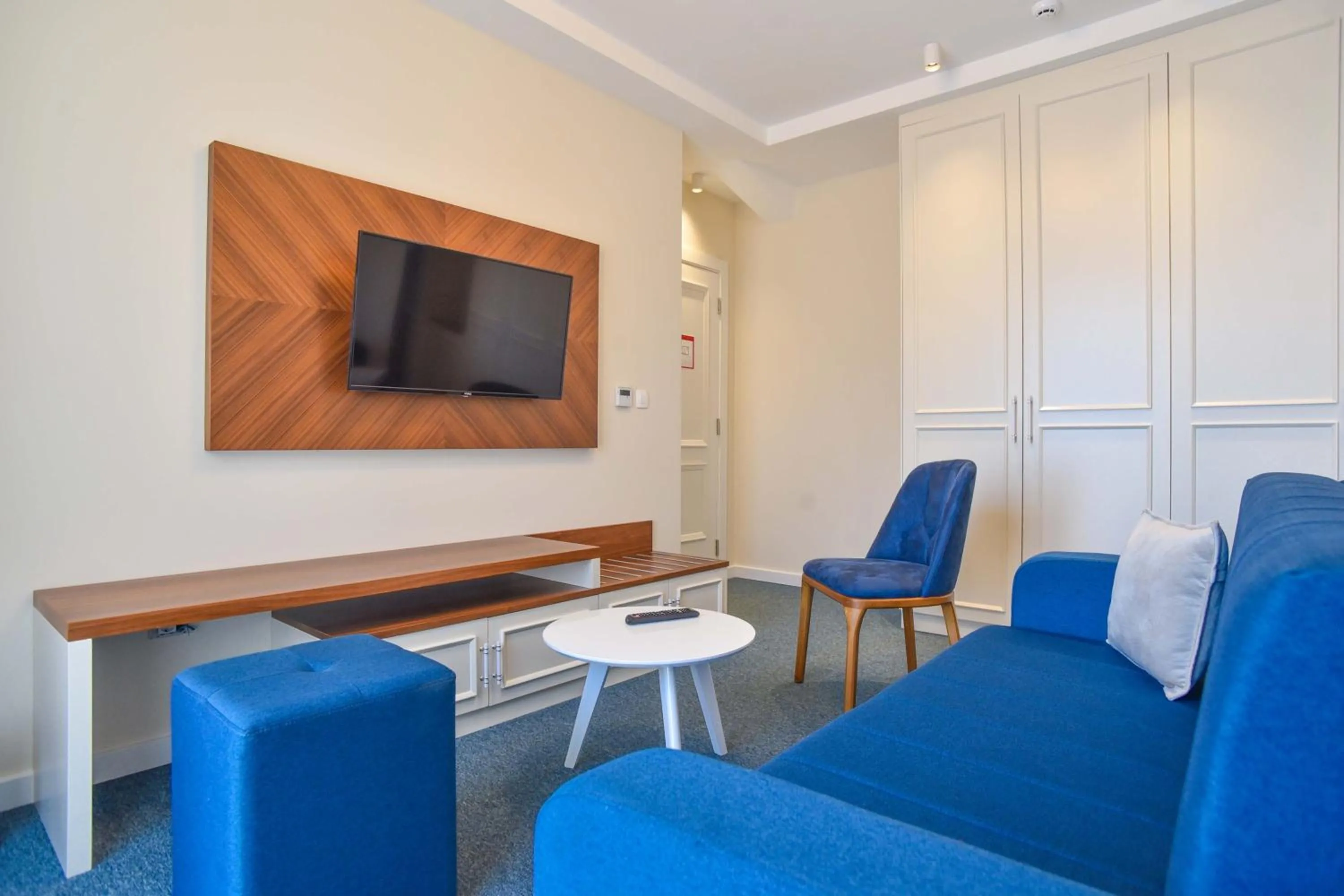 Vistamar Hotel & Apartments