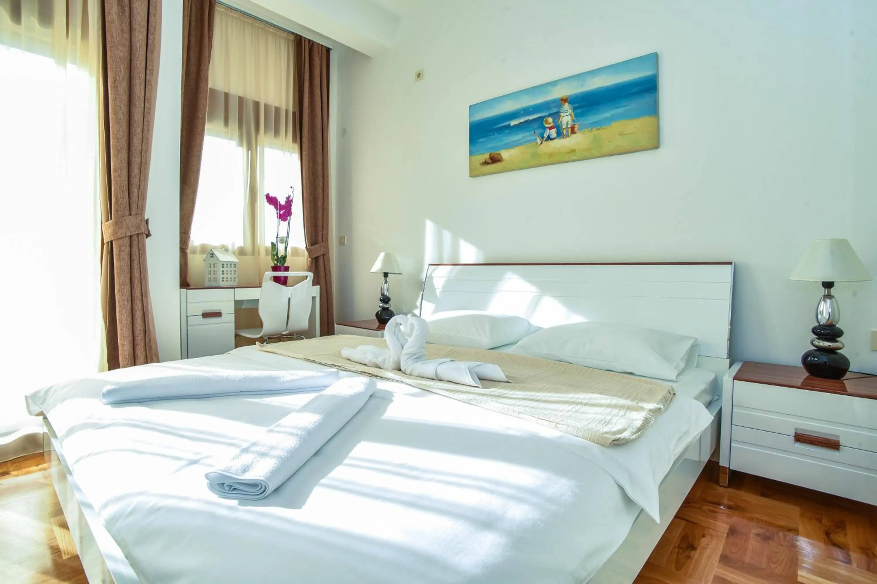 Bed in Vistamar Hotel & Apartments
