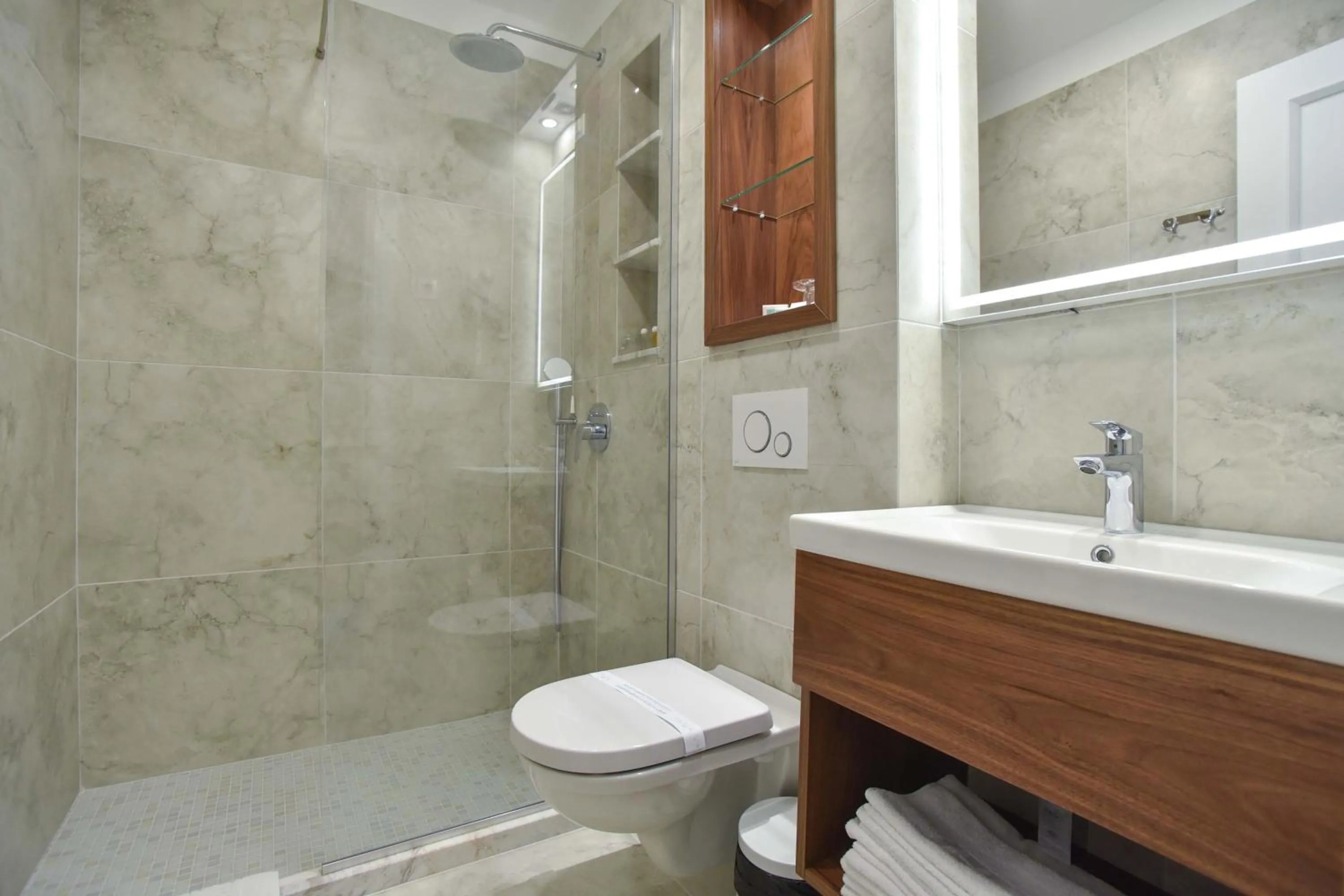 Vistamar Hotel & Apartments