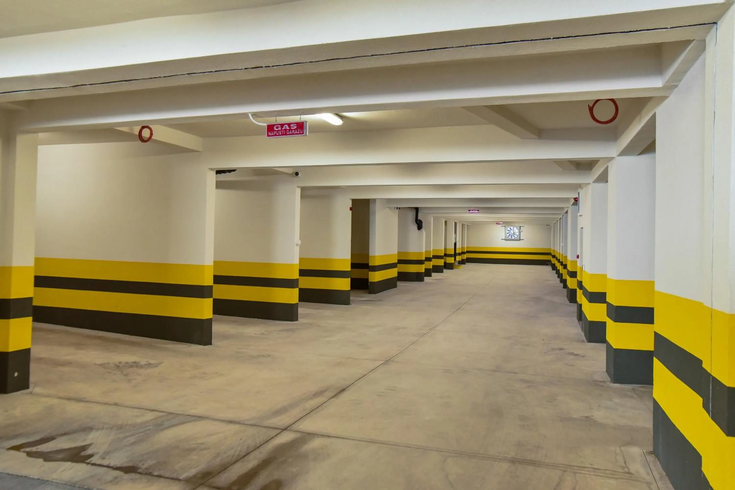 Property building in Vistamar Hotel & Apartments