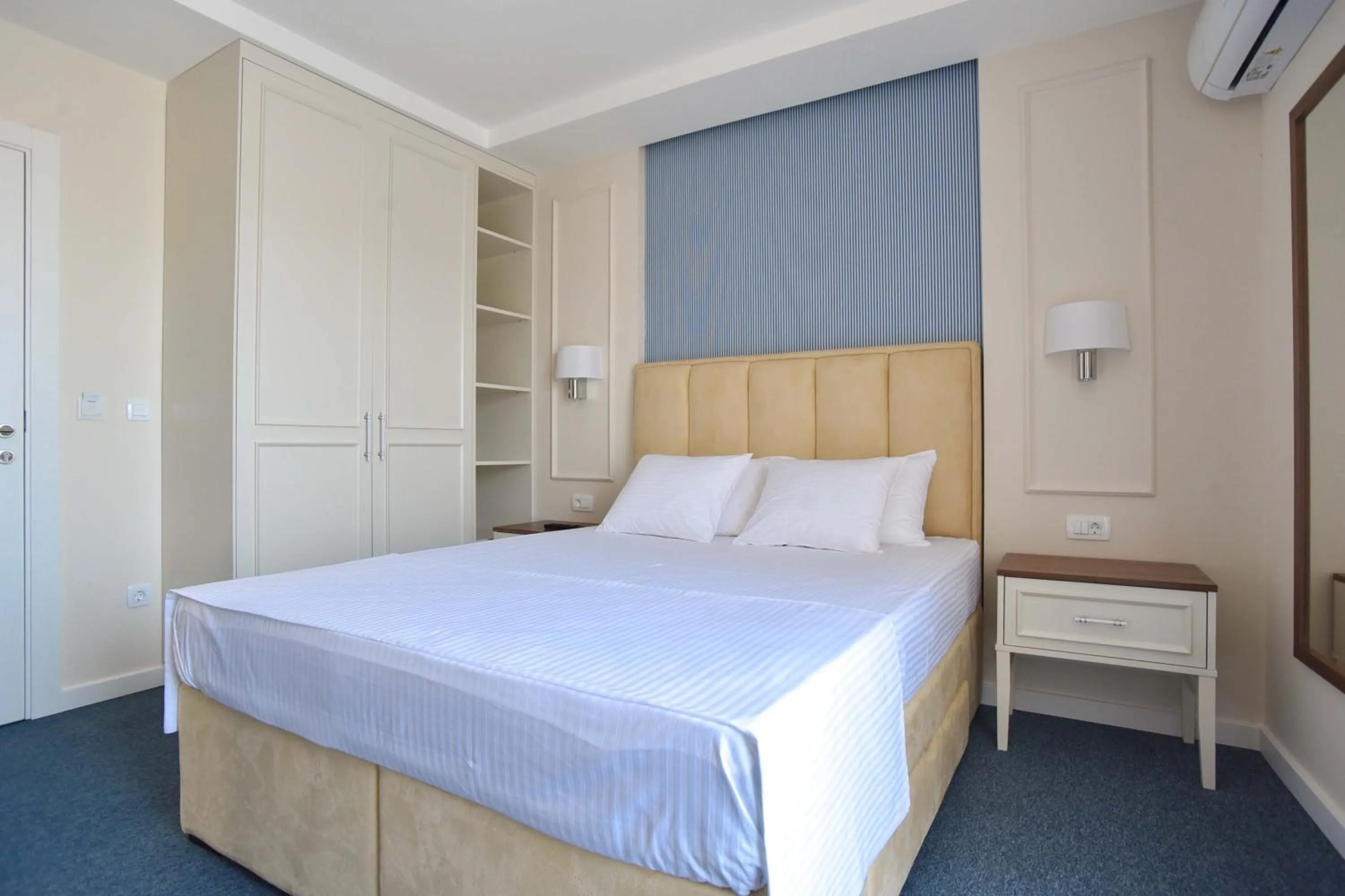 Bed in Vistamar Hotel & Apartments