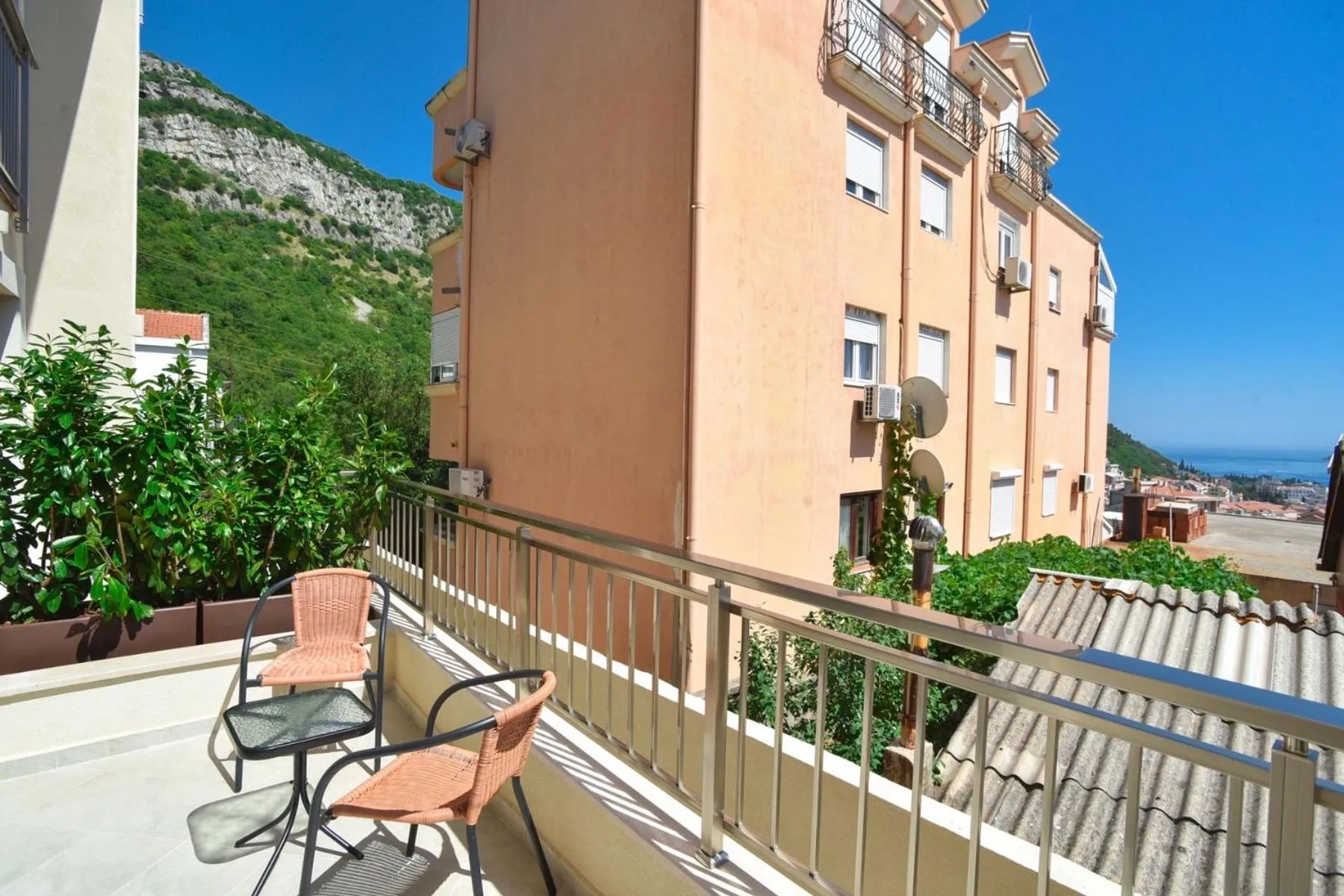 Vistamar Hotel & Apartments