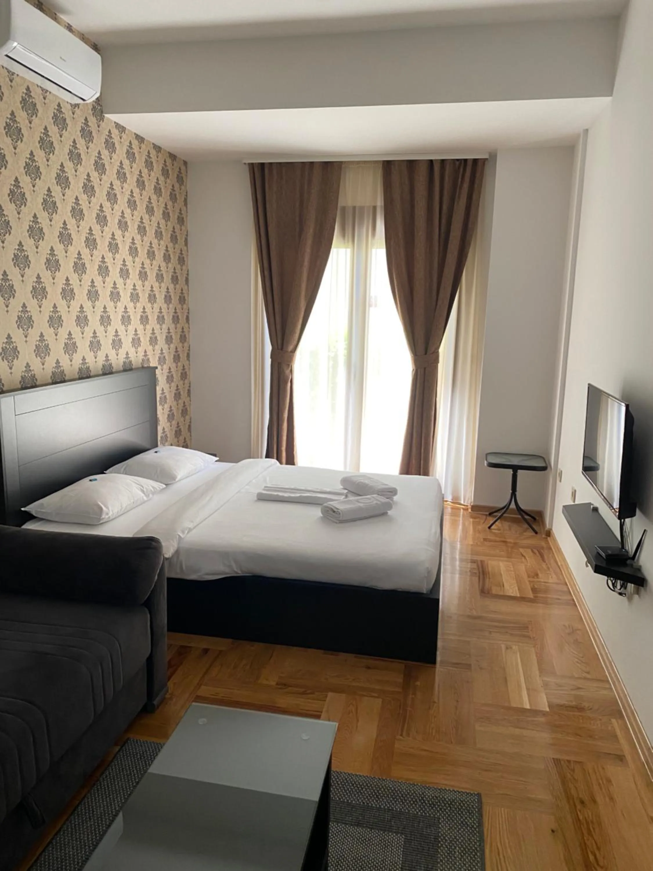 Bed in Vistamar Hotel & Apartments