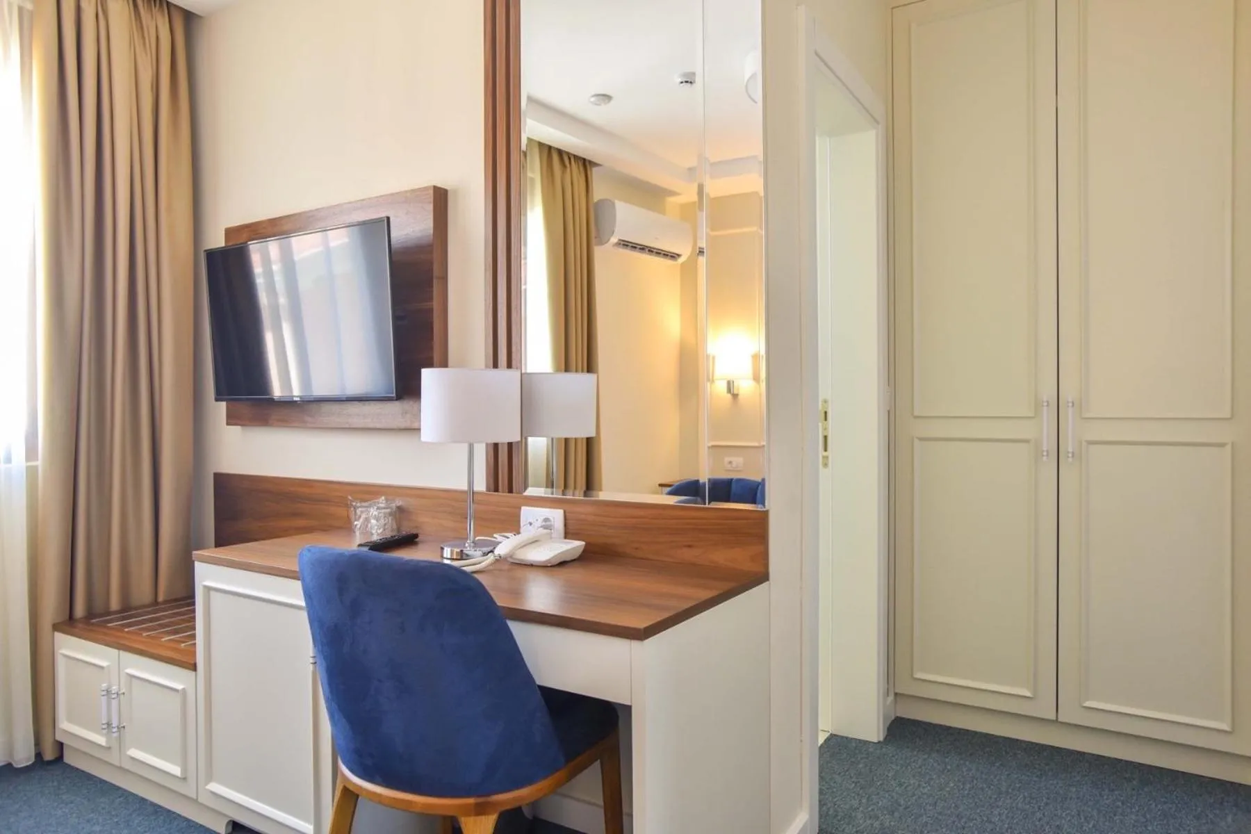 Vistamar Hotel & Apartments