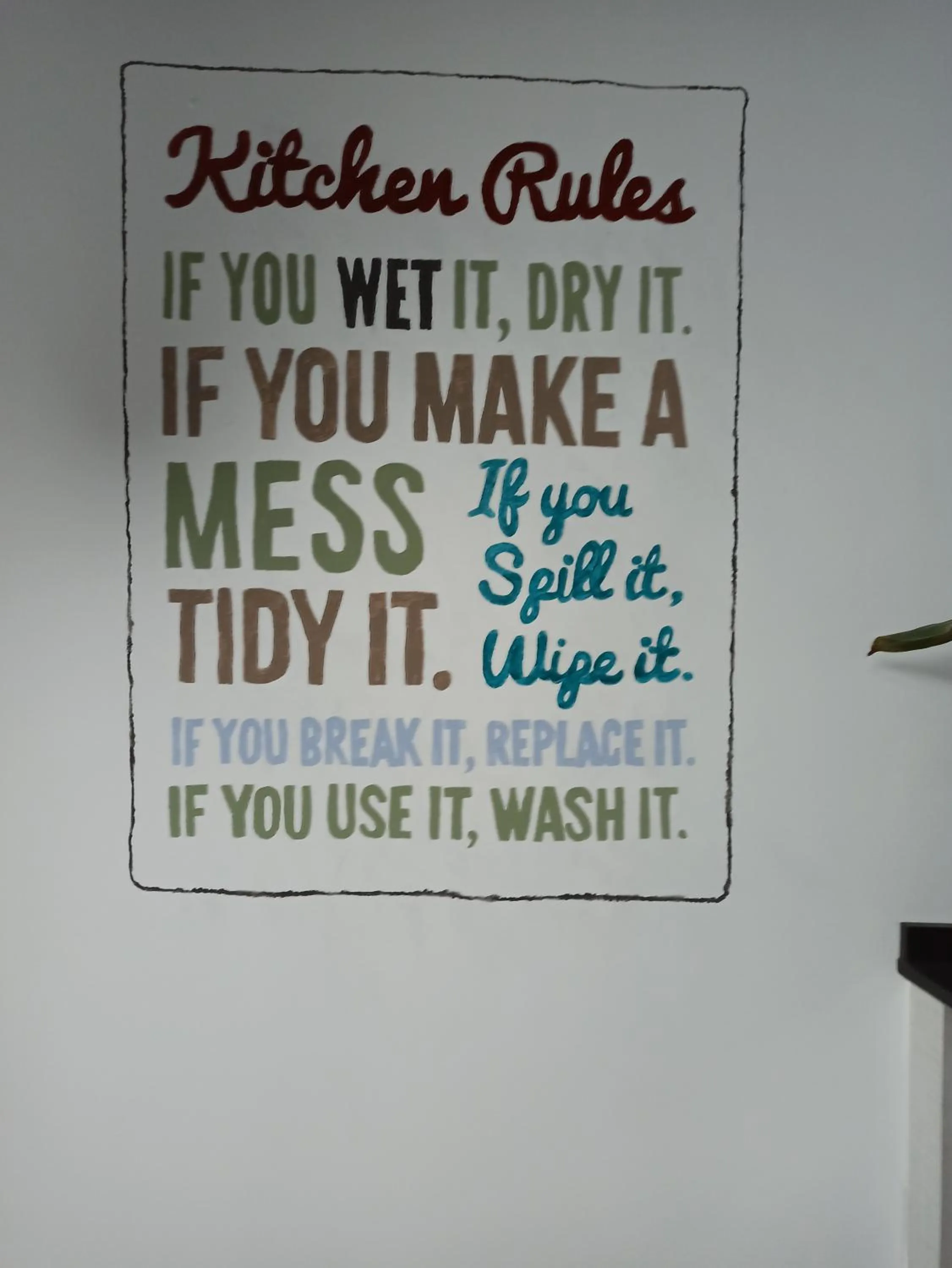 Kitchen or kitchenette in Vivian's Guest House Auto Check-in